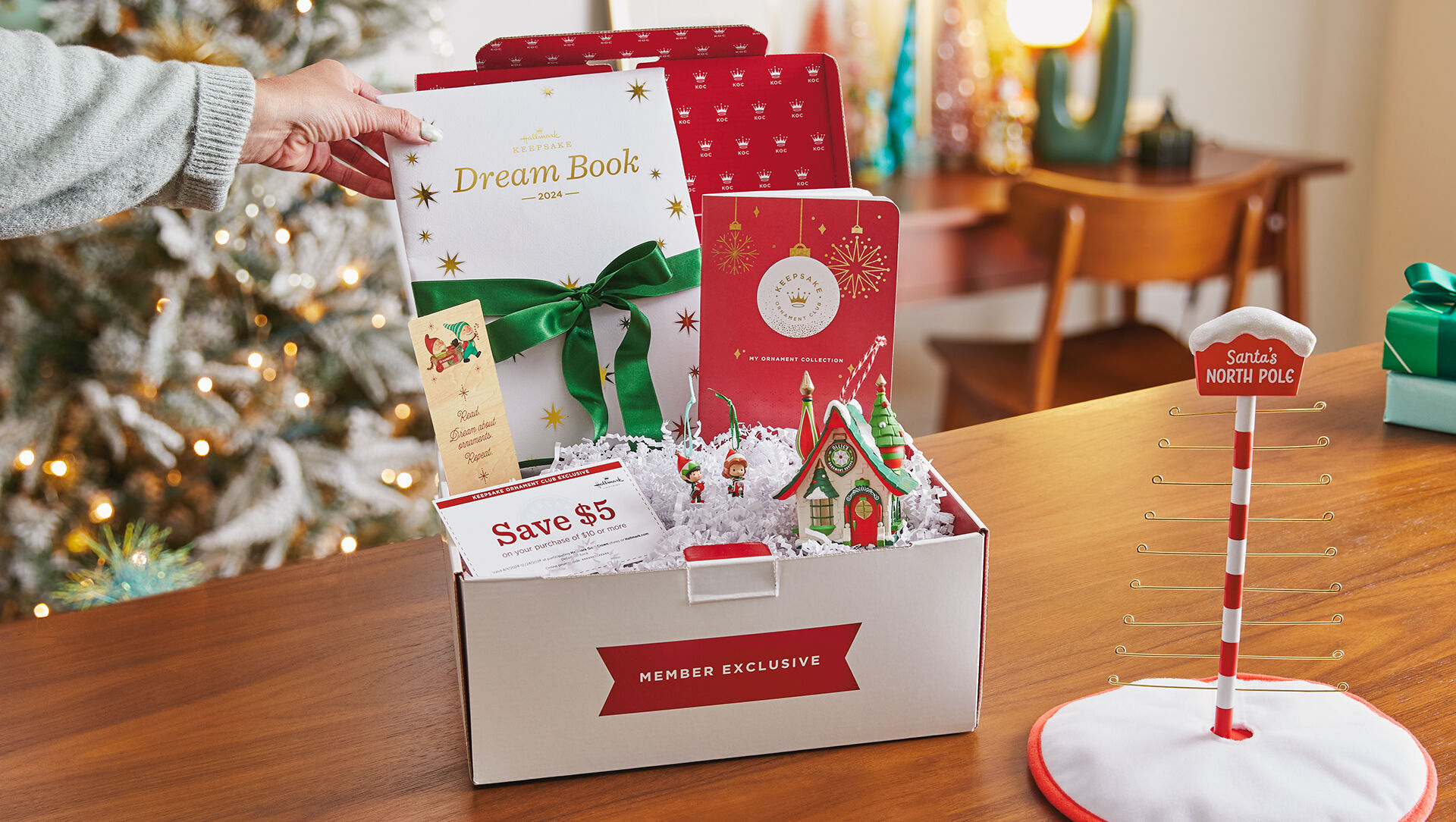 Hallmark Keepsake Ornamento Natale 2024: Perfetto E Orgoglioso, In Metallo E Plastica, Regalo LGBTQIA+ - 4