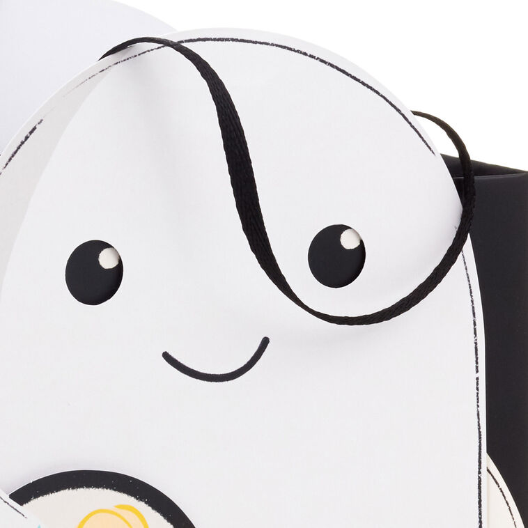 Trick-or-Treating Ghost Medium Halloween Gift Bag Handle Detail image number 4