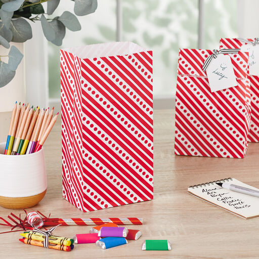 Red Paper Goodie Bags With Labels, Pack of 30, 