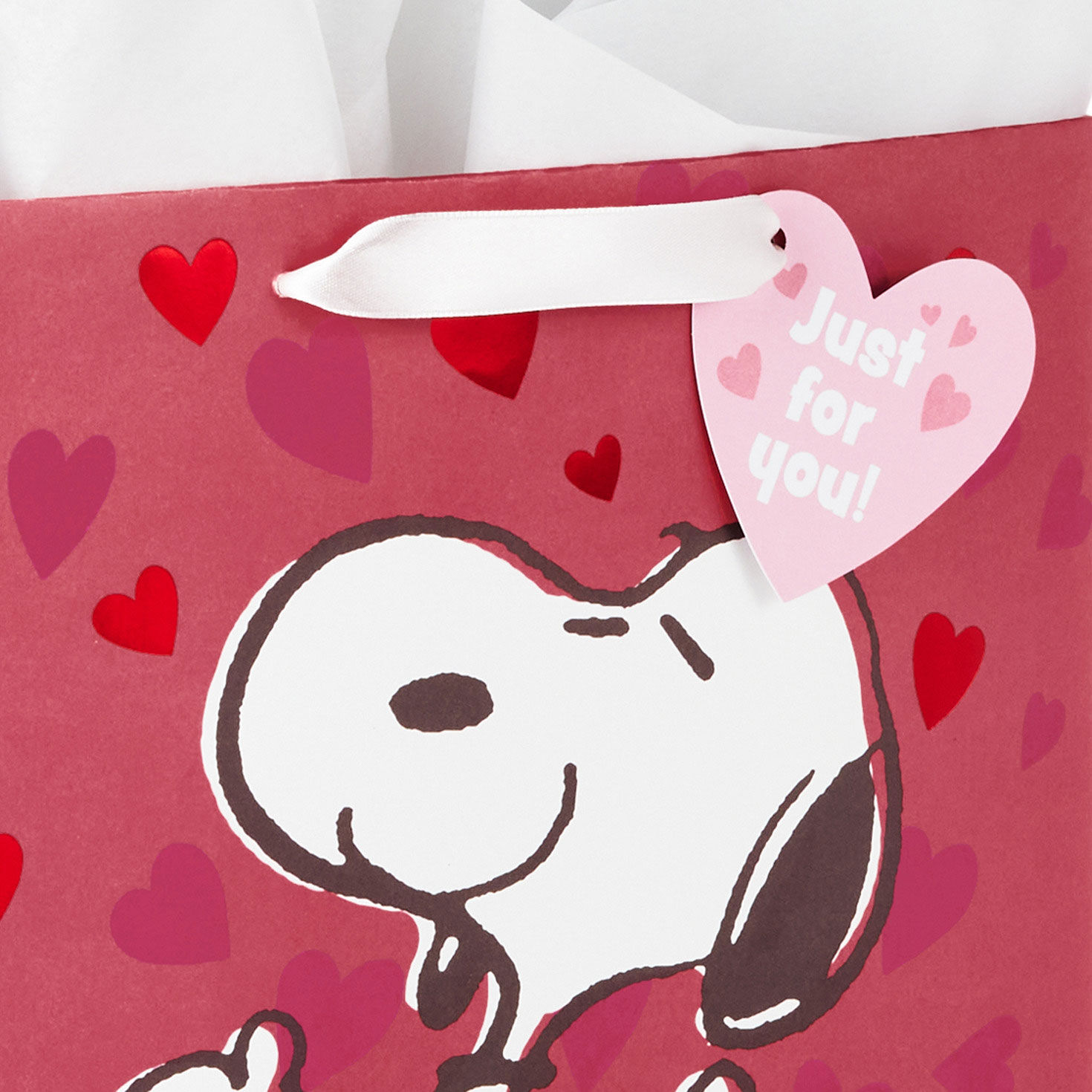 Snoopy Large Valentine's Day Gift Bag With Tissue closeup view image number 4
