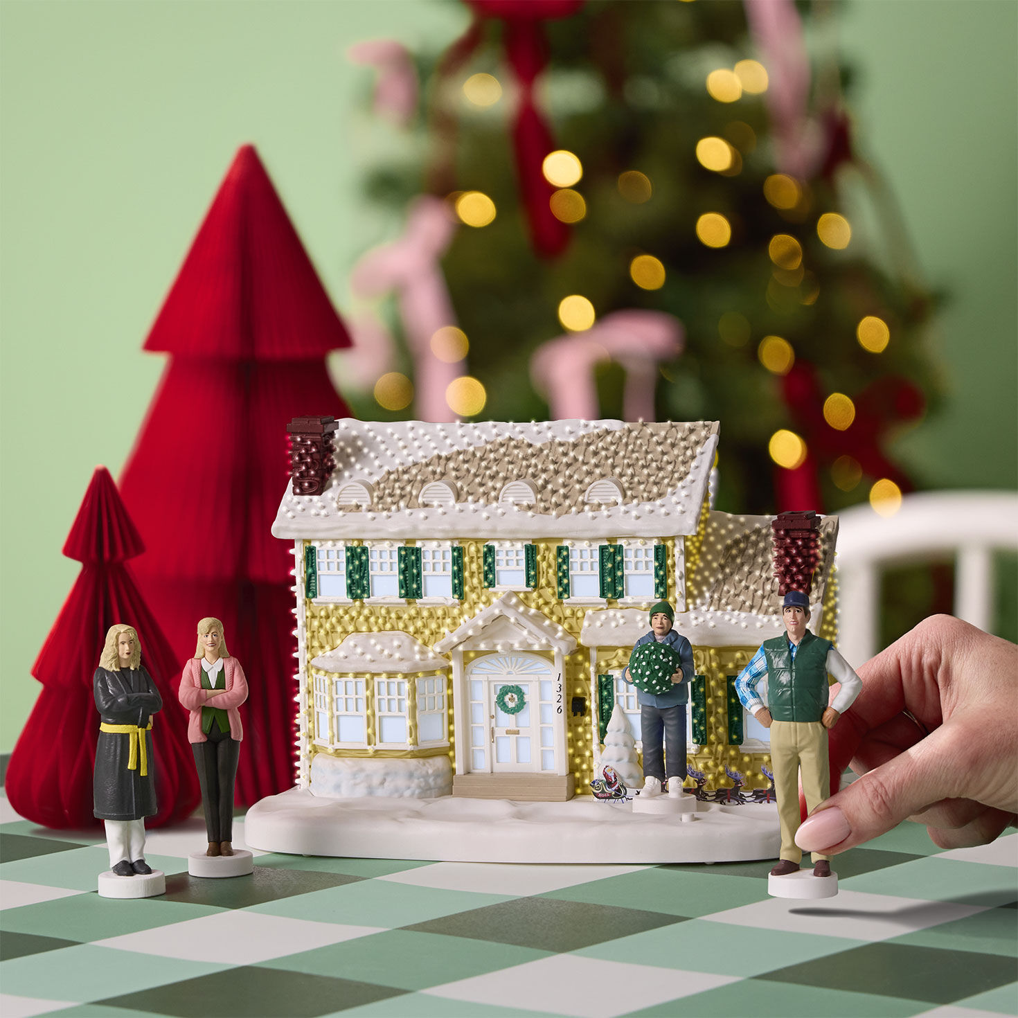 Griswold House and People Tabletop Decoration  image number 2