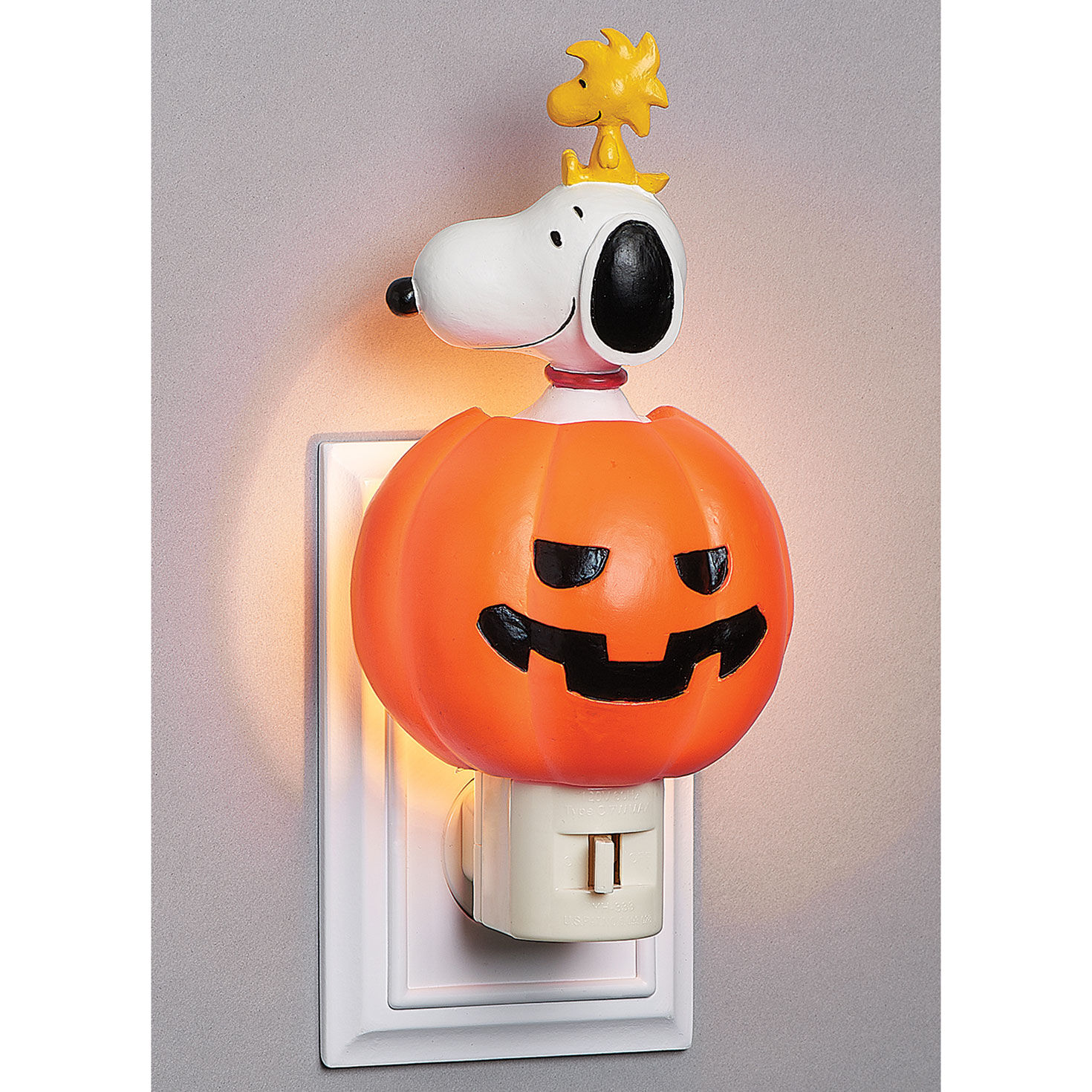 Snoopy Woodstock Jack-o'-Lantern Night Light in use image number 2