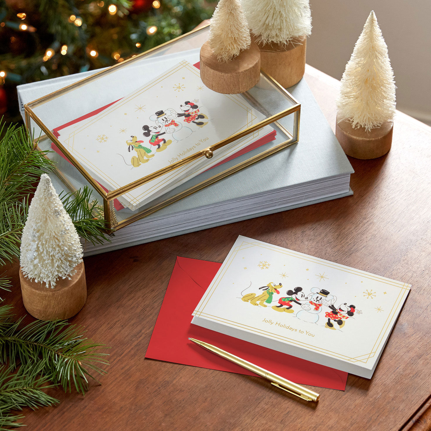 Disney Mickey and Minnie Christmas Card Pack in use image number 7
