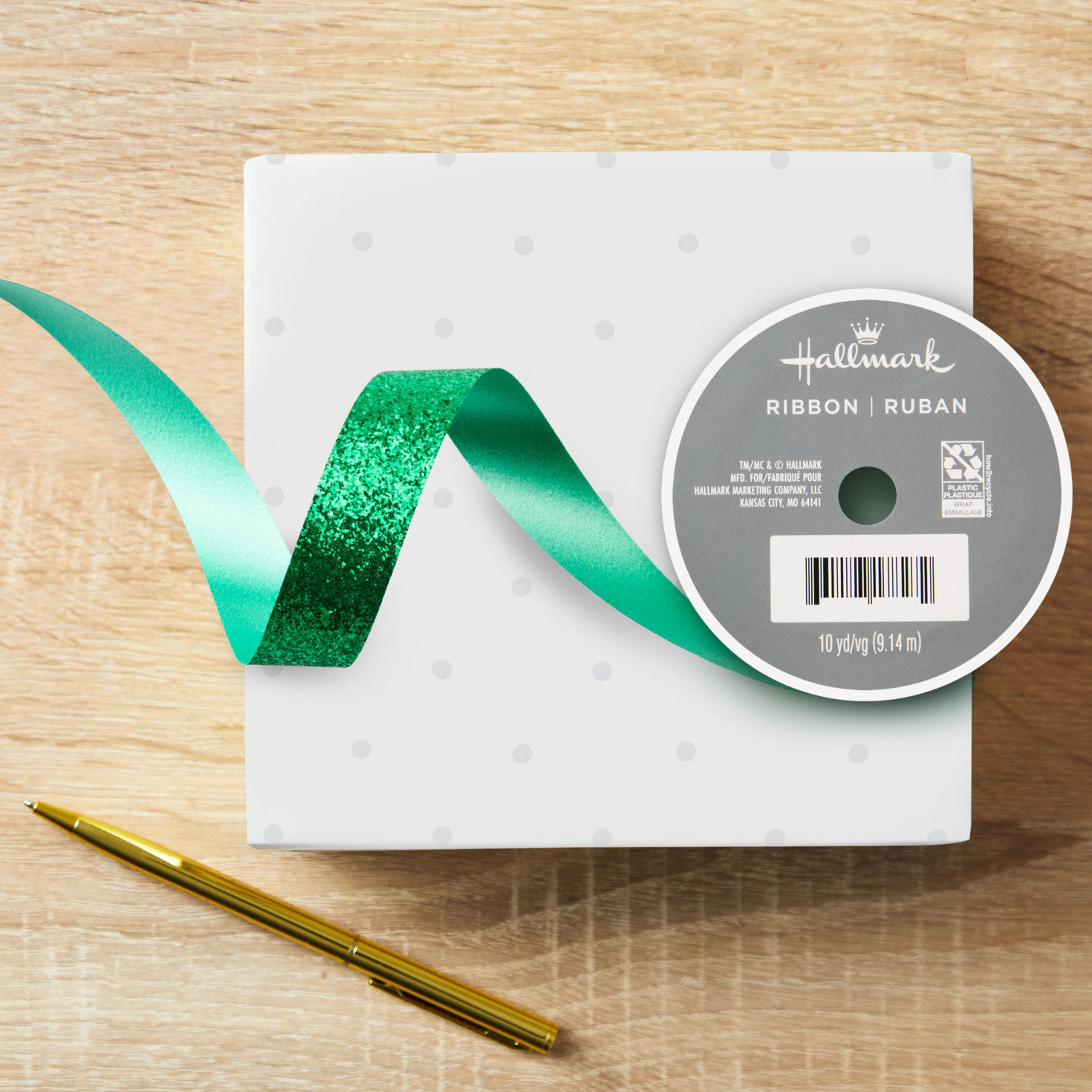 Sparkly Green Holiday Christmas Ribbon in use image number 2