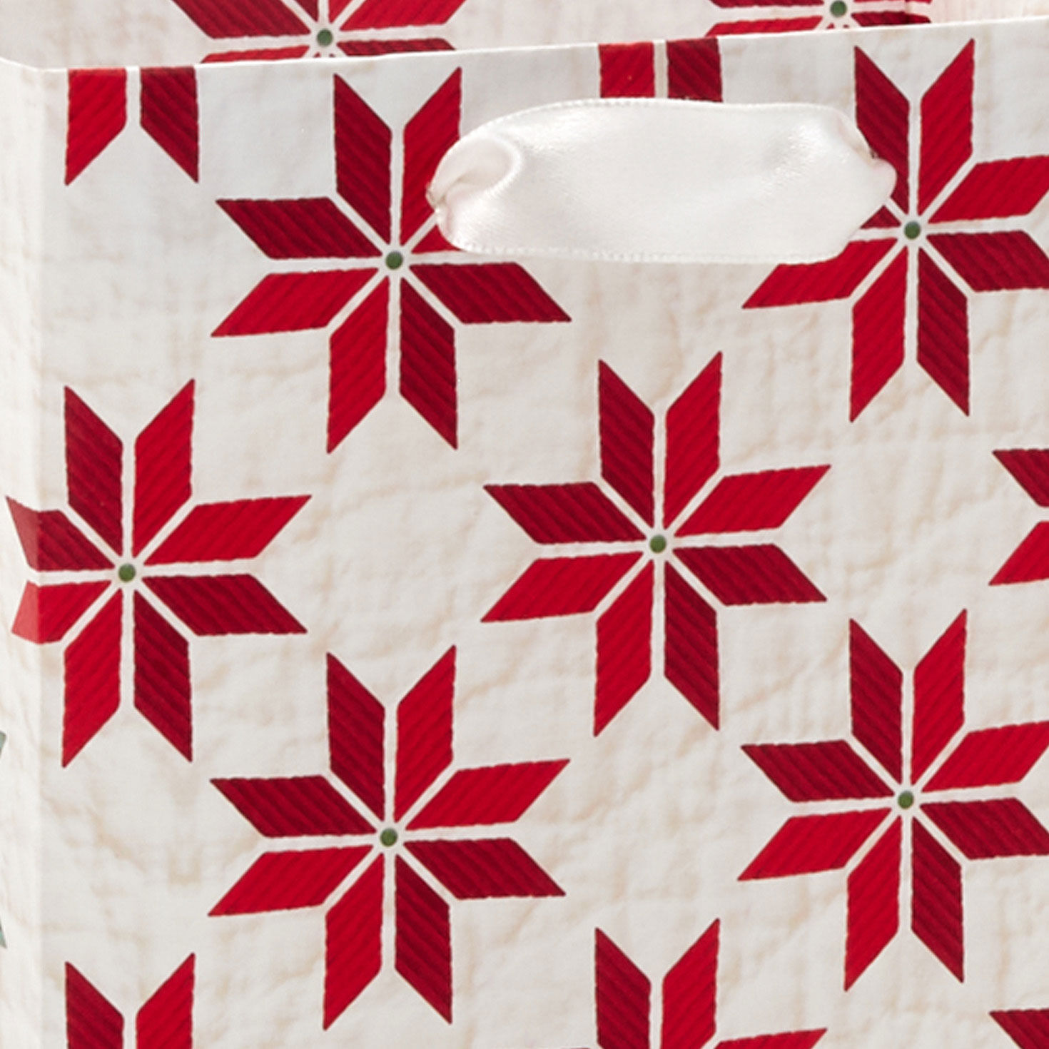 Homey Christmas 8-Pack Assorted Gift Bag Bundle detail image number 5