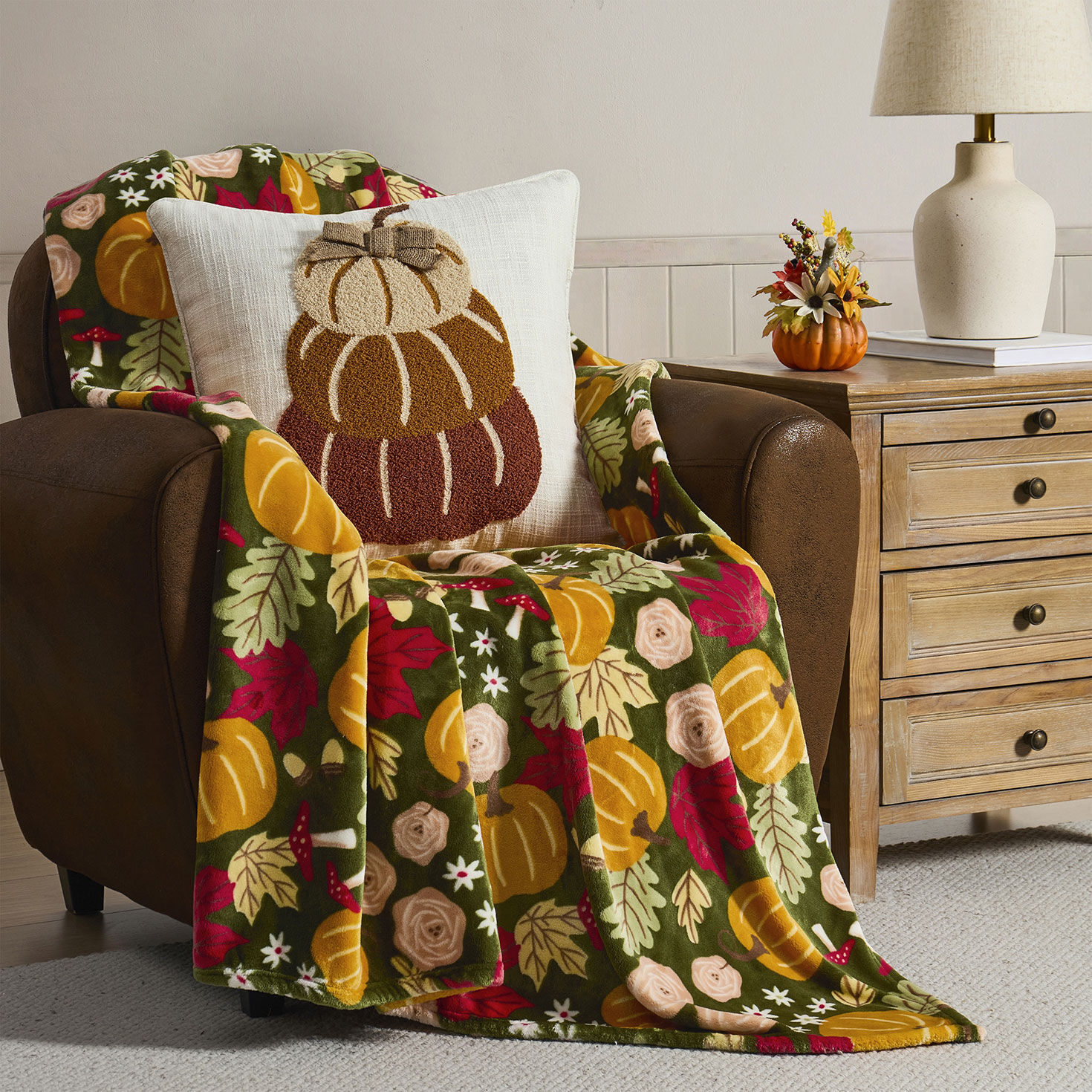 Hallmark Fallflora Throw 50x70 in use image number 4