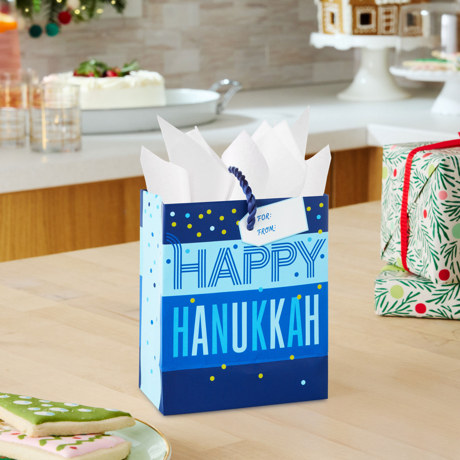 Blue, Gold and White Hanukkah Gift Card Holders in use image number 2