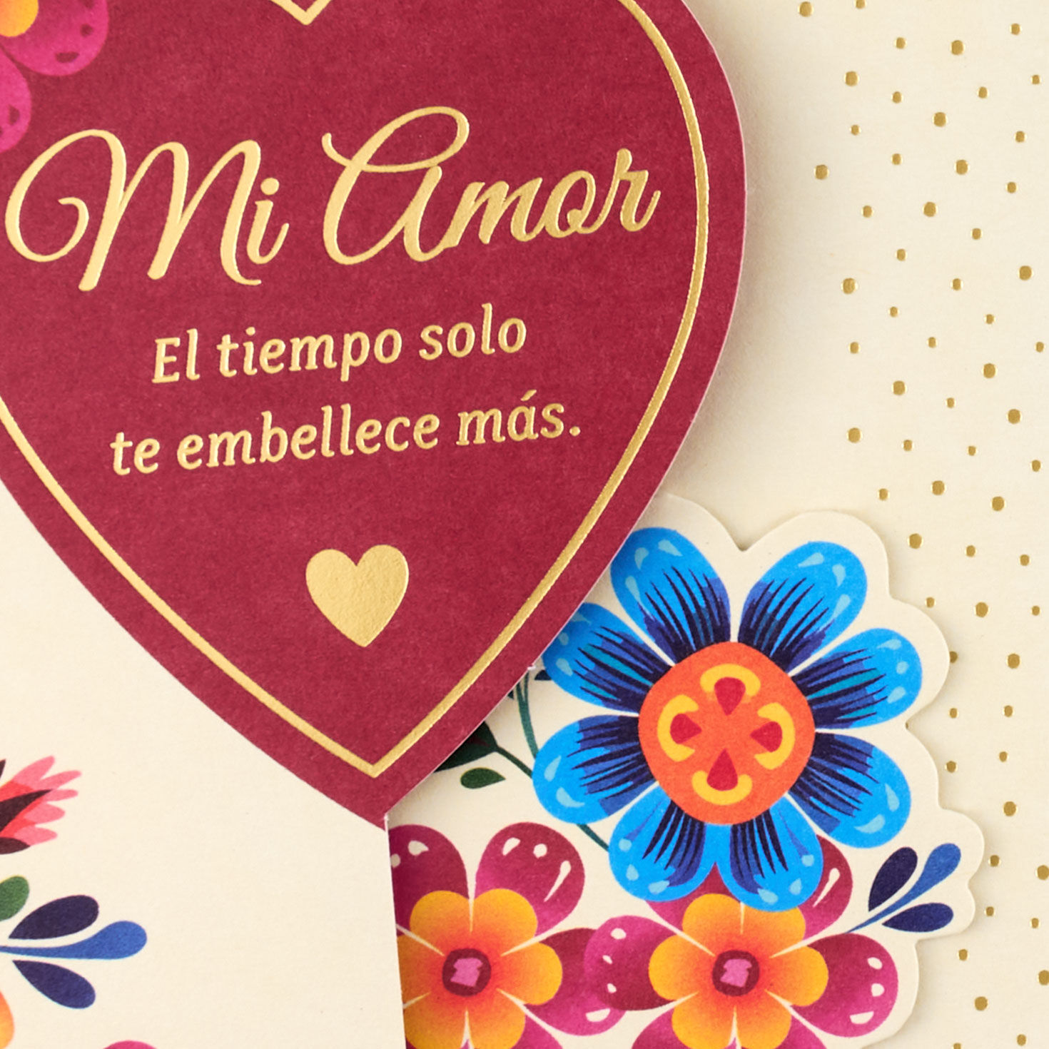 Heart Cutout With Flowers Love Birthday Card in Spanish Card Front Detail image number 8
