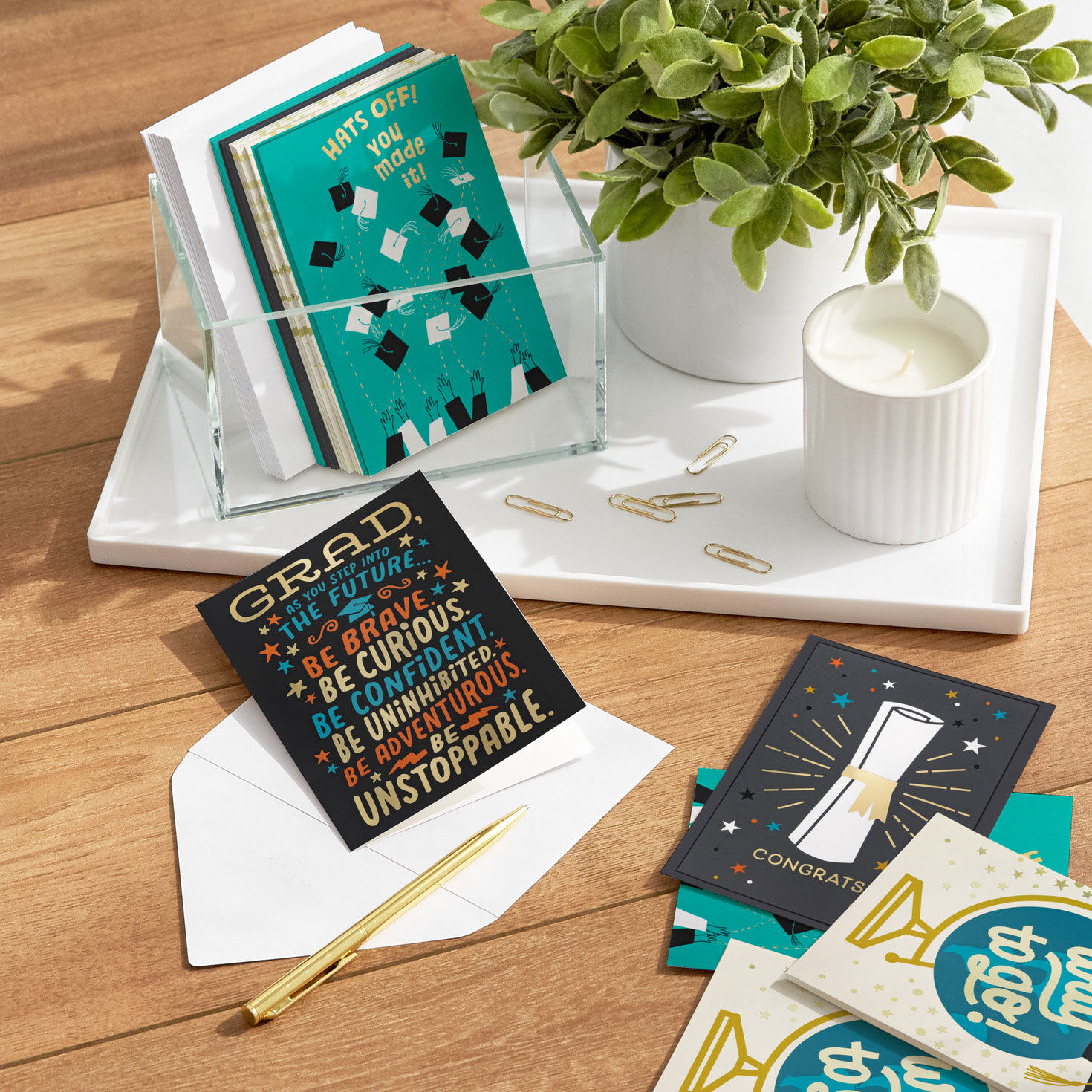 Modern Icons Graduation Cards Assortment in use image number 7