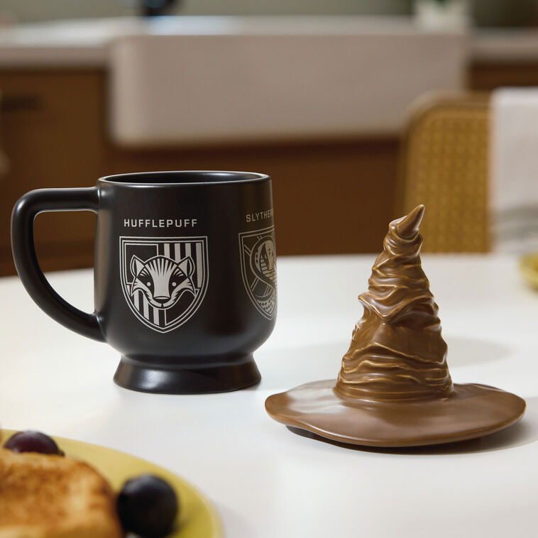 Harry Potter Talking Sorting Hat Mug With Lid  image number 8