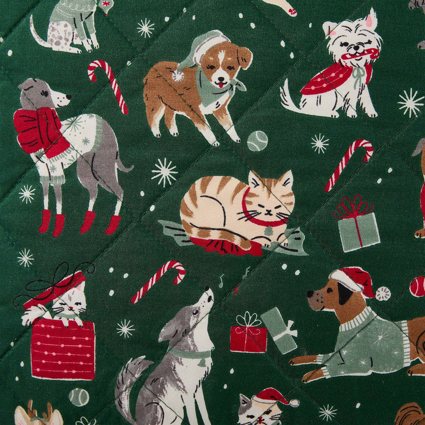 Hallmark Holiday Pets 3 Pc. Quilt Set - Full/Queen upclose detail image number 4