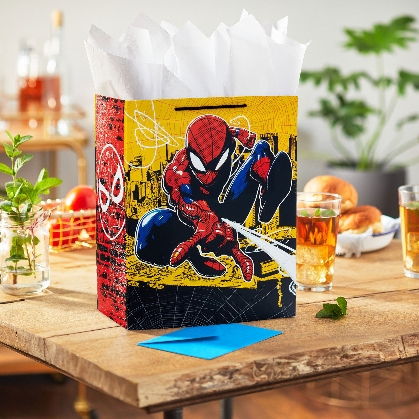 Marvel Spider-Man on City Scene Large Gift Bag In use image number 2