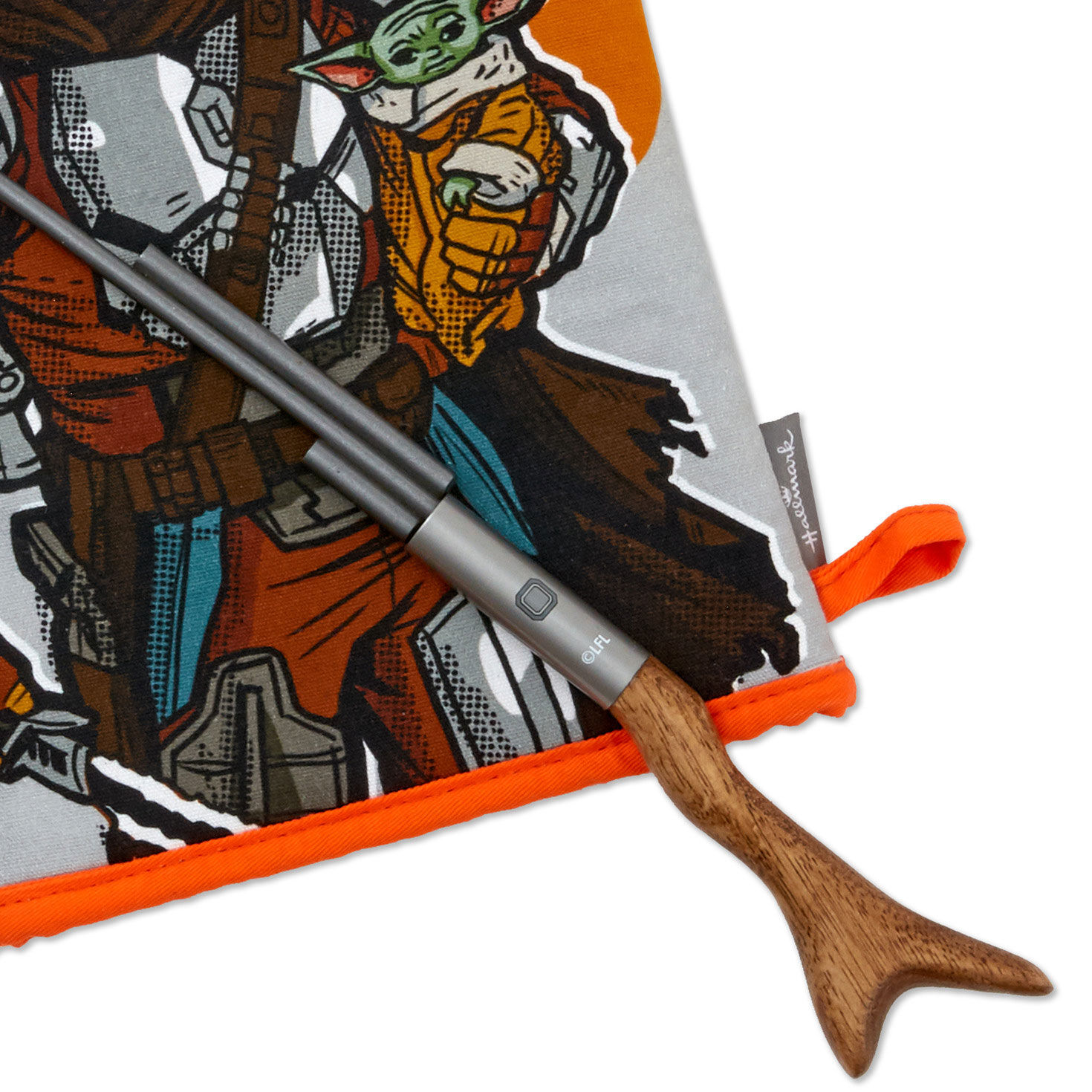 Star Wars: The Mandalorian&trade; Grill Fork and Oven Mitt, Set of 2, , large image number 4