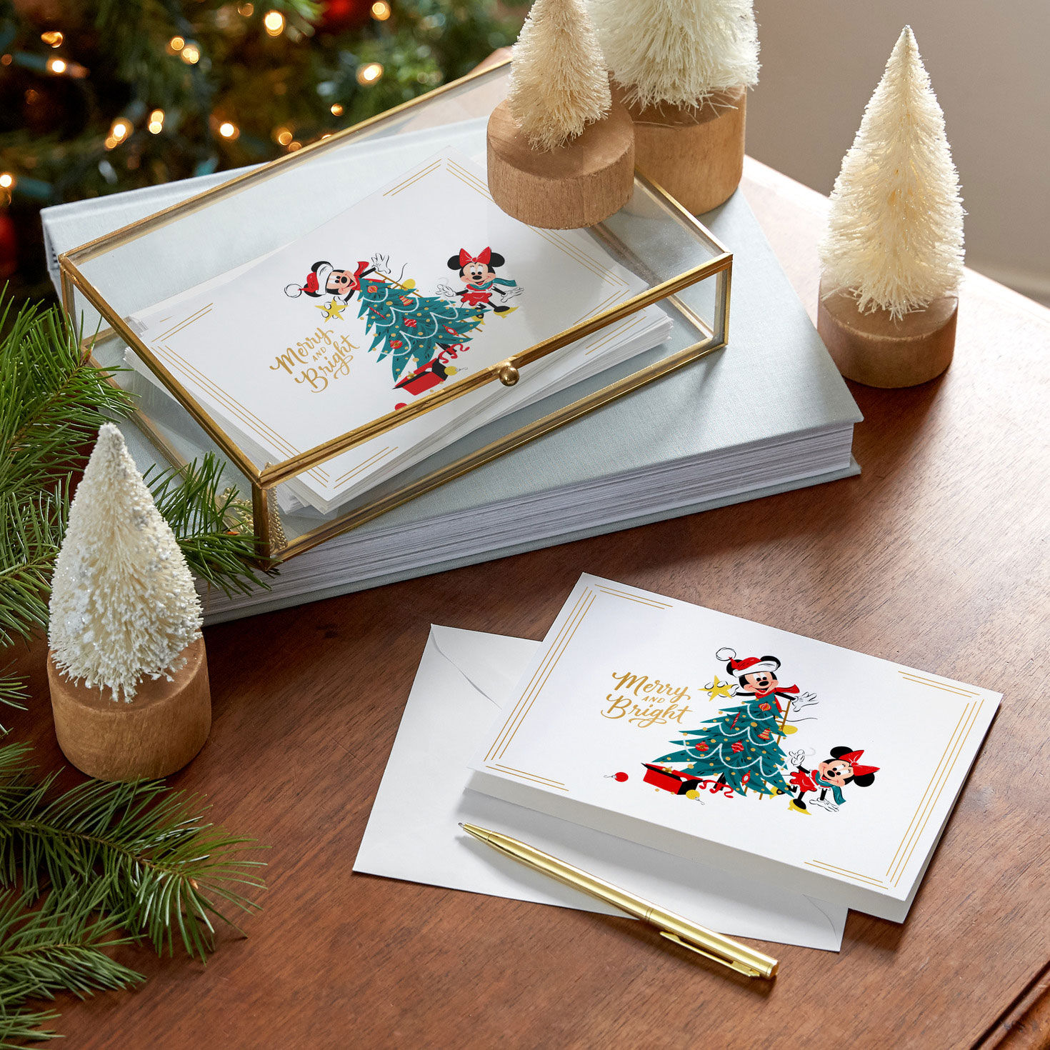Mickey and Minnie Boxed Christmas Card Pack in use image number 7