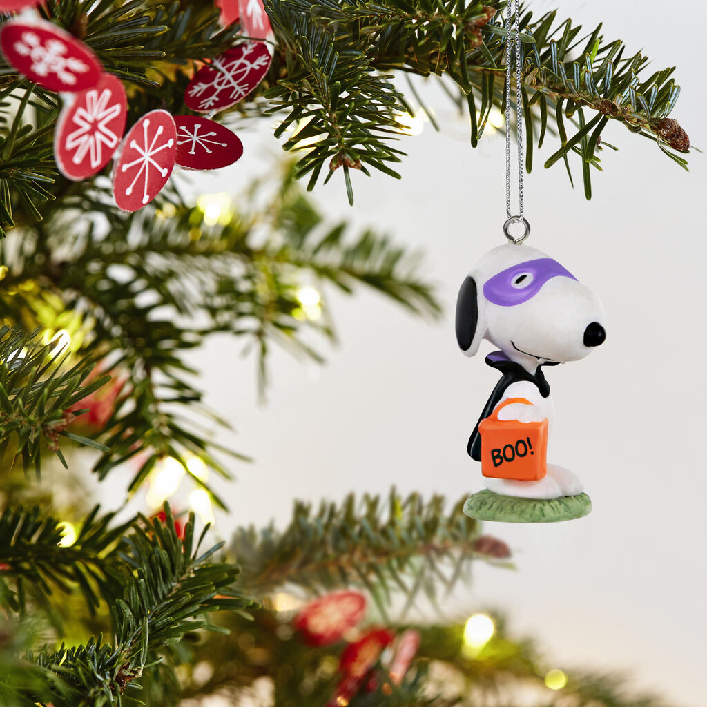 Mini Peanuts Vampire Snoopy Halloween Ornament 1 15 Keepsake Ornaments Hallmark