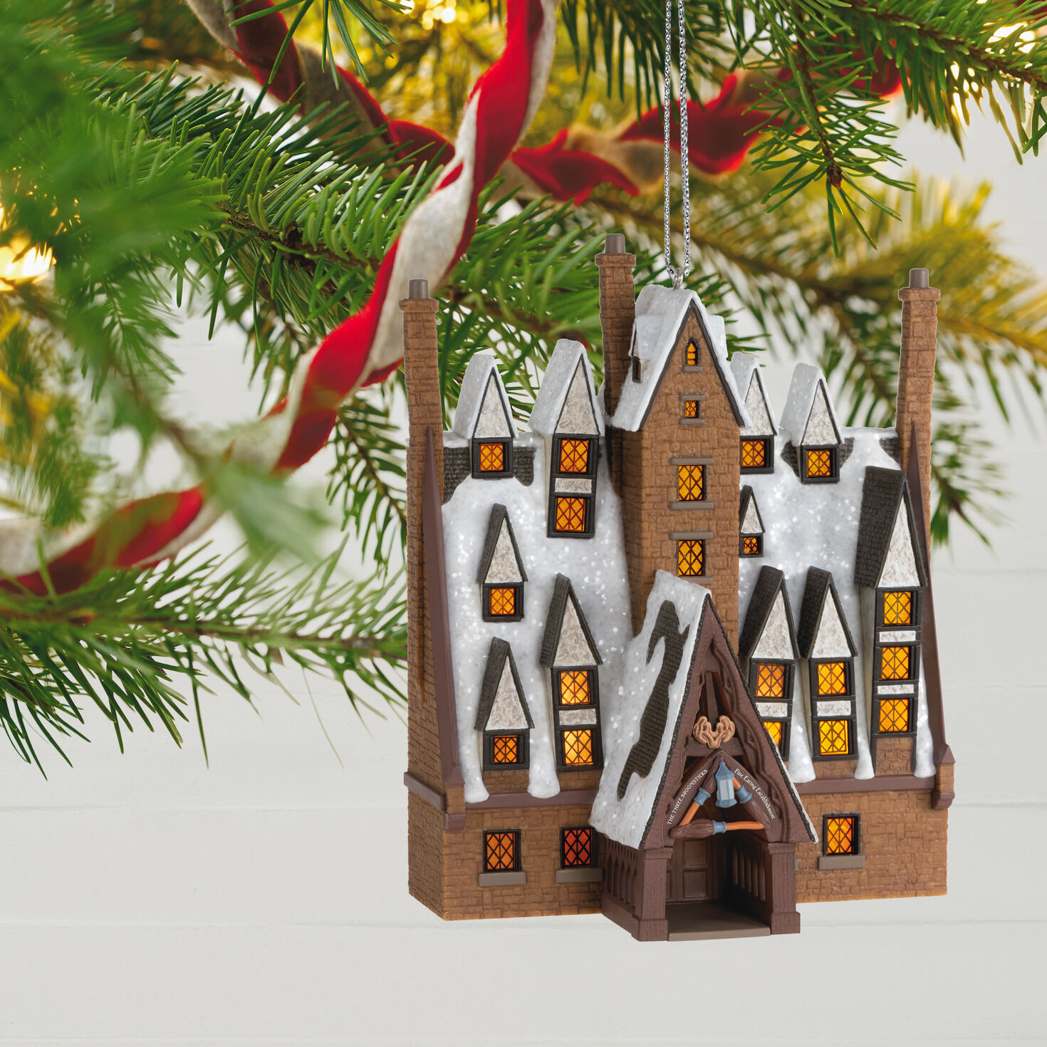 Harry Potter The Three Broomsticks Ornament Keepsake Ornaments