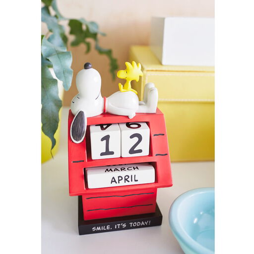 Peanuts® Snoopy Smile Perpetual Calendar, 