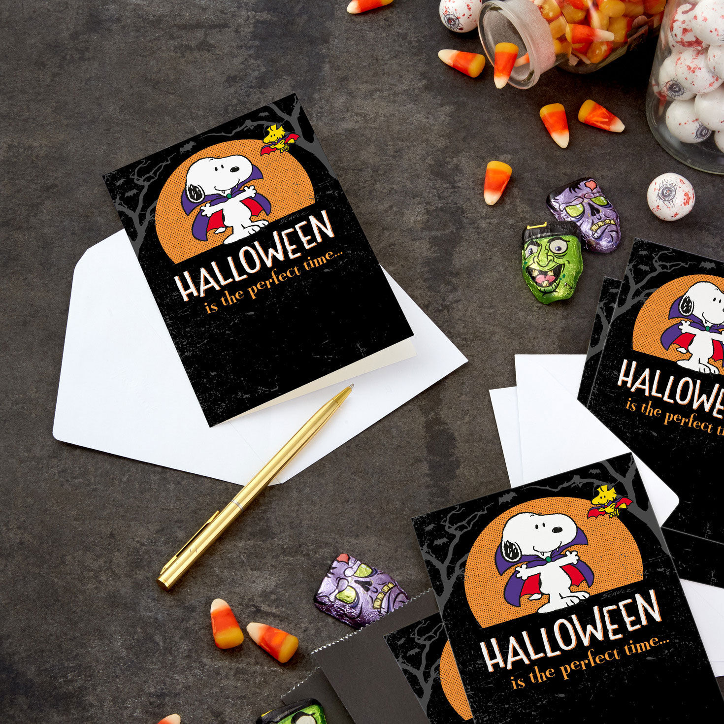 Vampire Snoopy and Woodstock Halloween Cards Pack In use image number 6