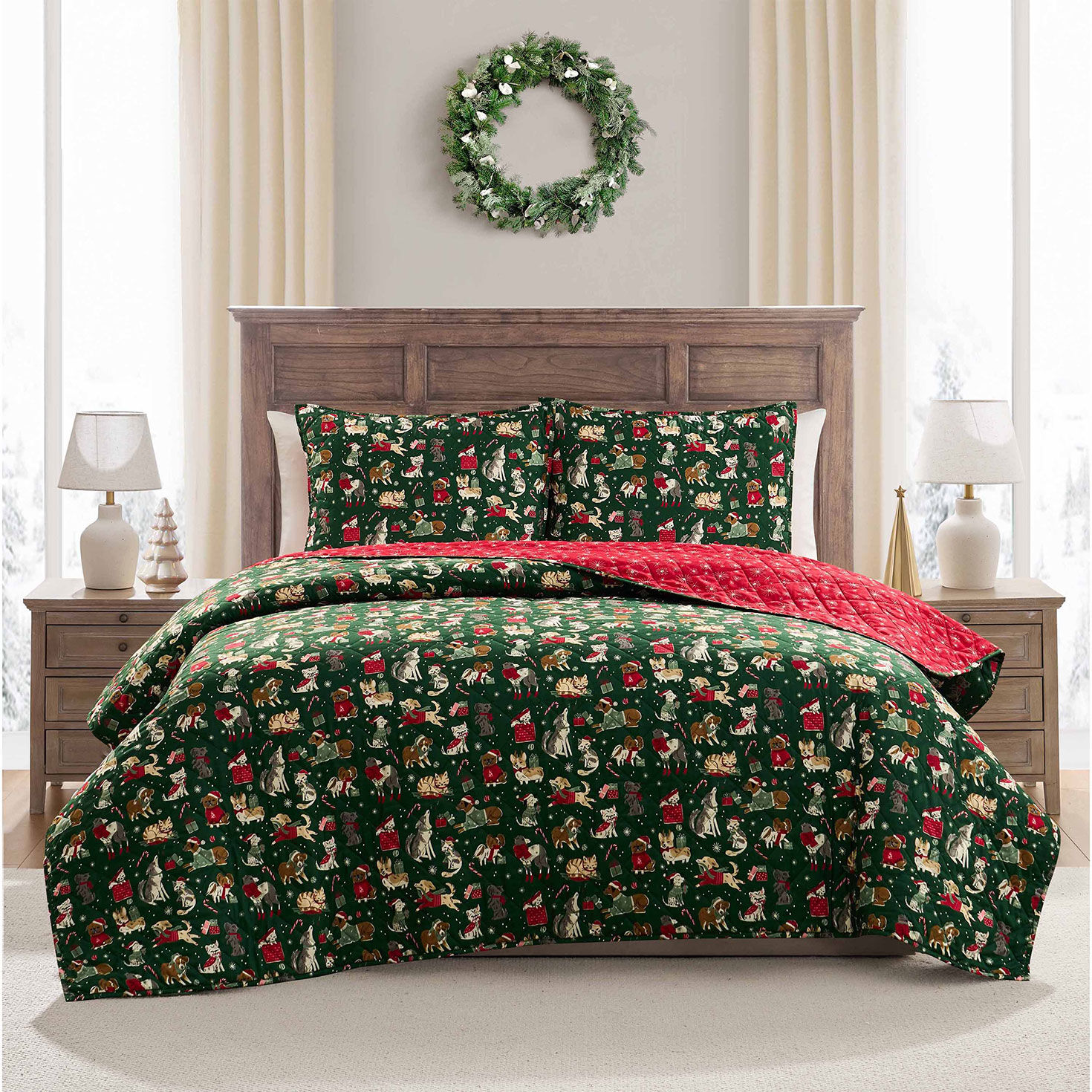 Hallmark Holiday Pets 3 Pc. Quilt Set - King in use image number 5