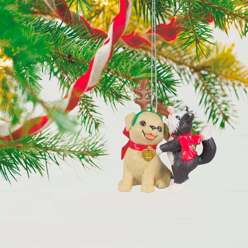 Spruced-Up Pets 2022 Special Edition Ornament, 