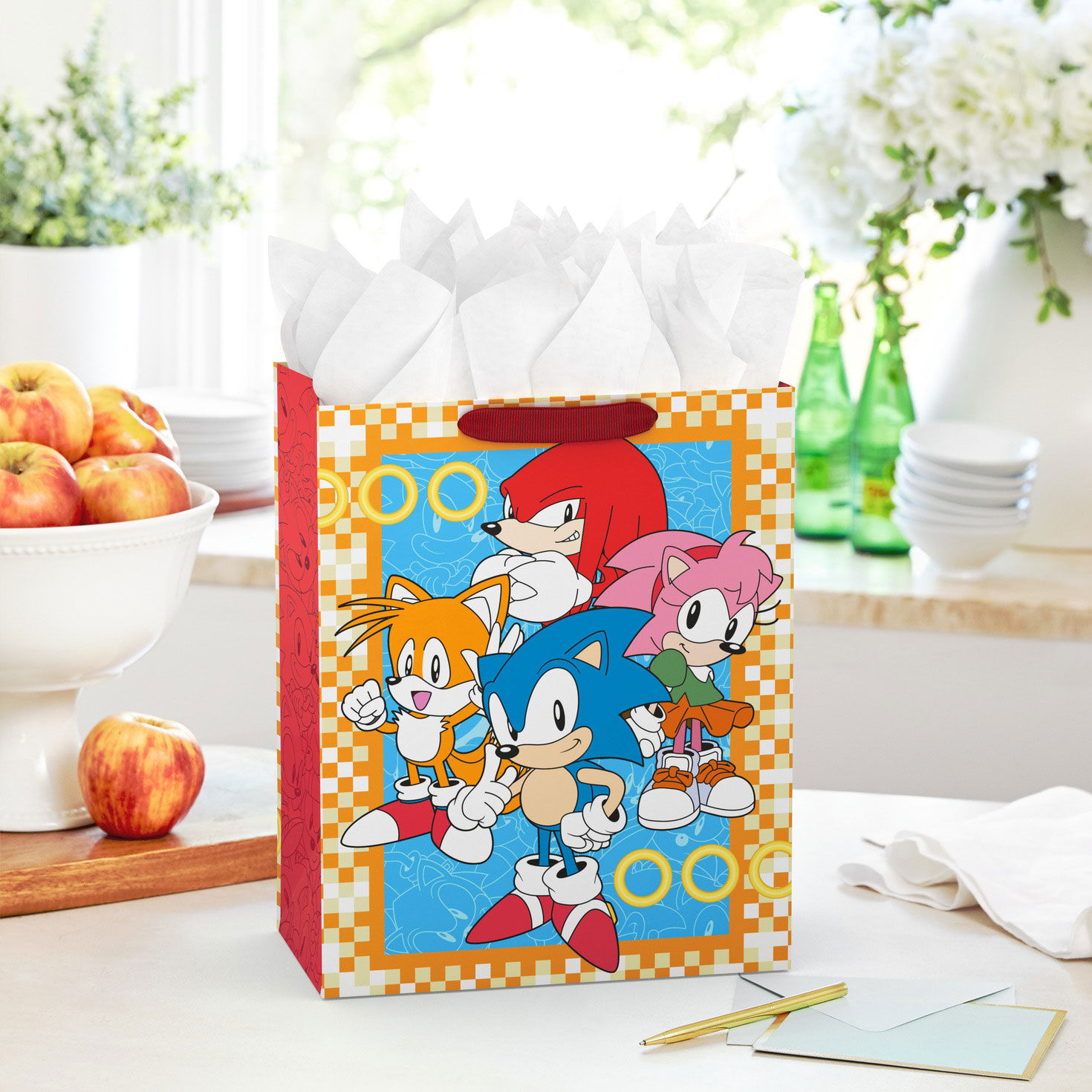 Sonic, Tails and Friends Large Gift Bag in use image number 2