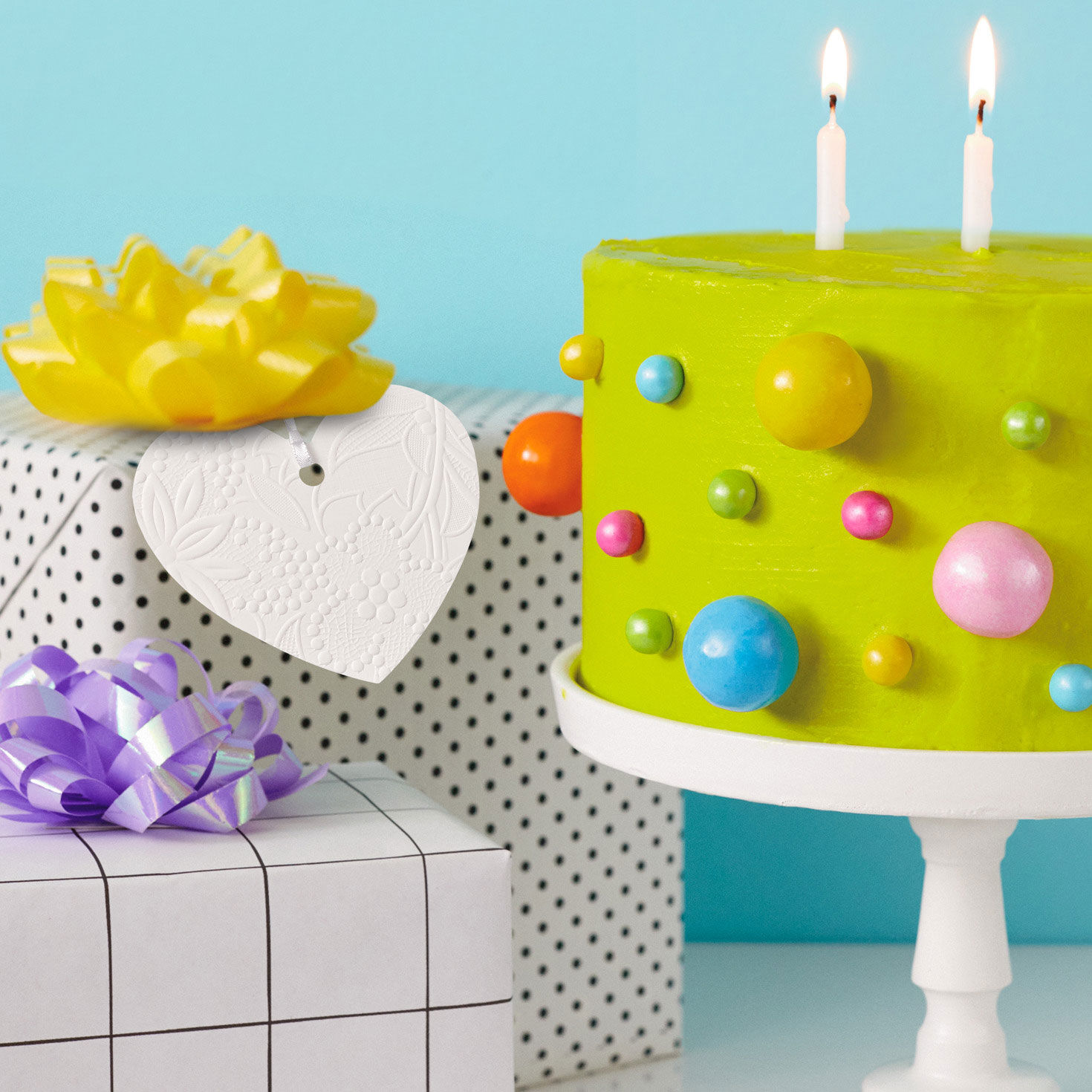 Die-Cut Embossed White Heart Gift Trim in use image number 2