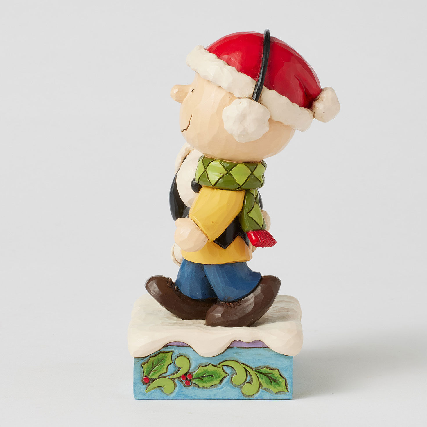 Charlie Brown and Snoopy Sharing Scarf Figurine side image number 5