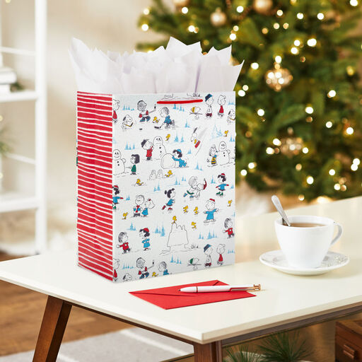 HALLMARK NORTH POLE SPECIAL DELIVERY CHRISTMAS GIFT BAG - TISSUE PAPER NEW