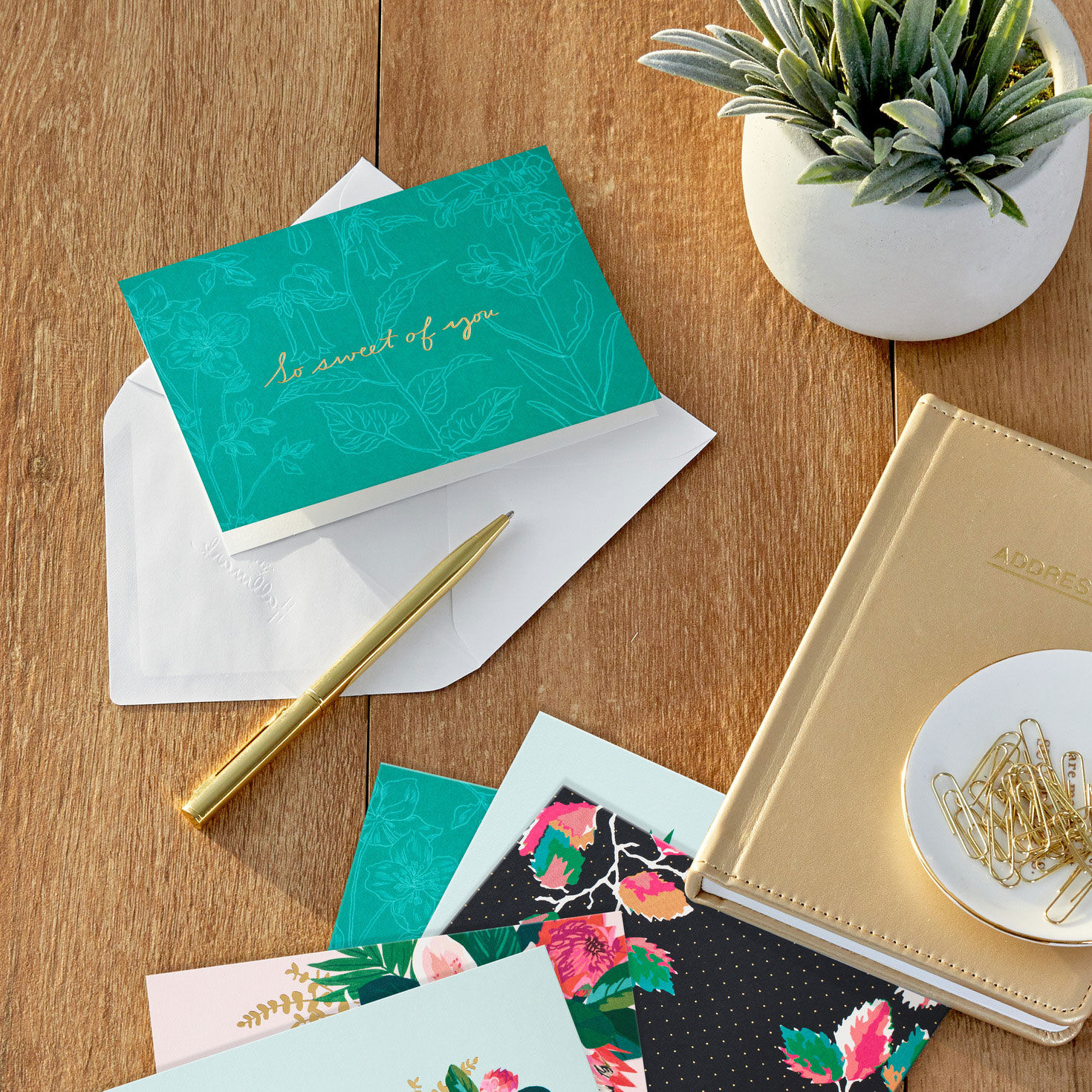 Stylish Florals Boxed Blank Note Cards Assortment in use image number 7