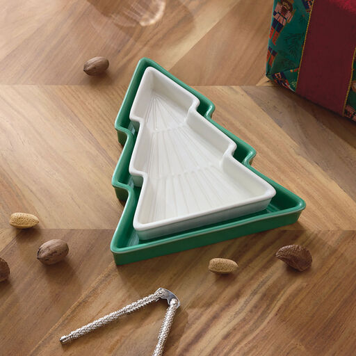 Holiday Trees Nesting Plates, Set of 2, 
