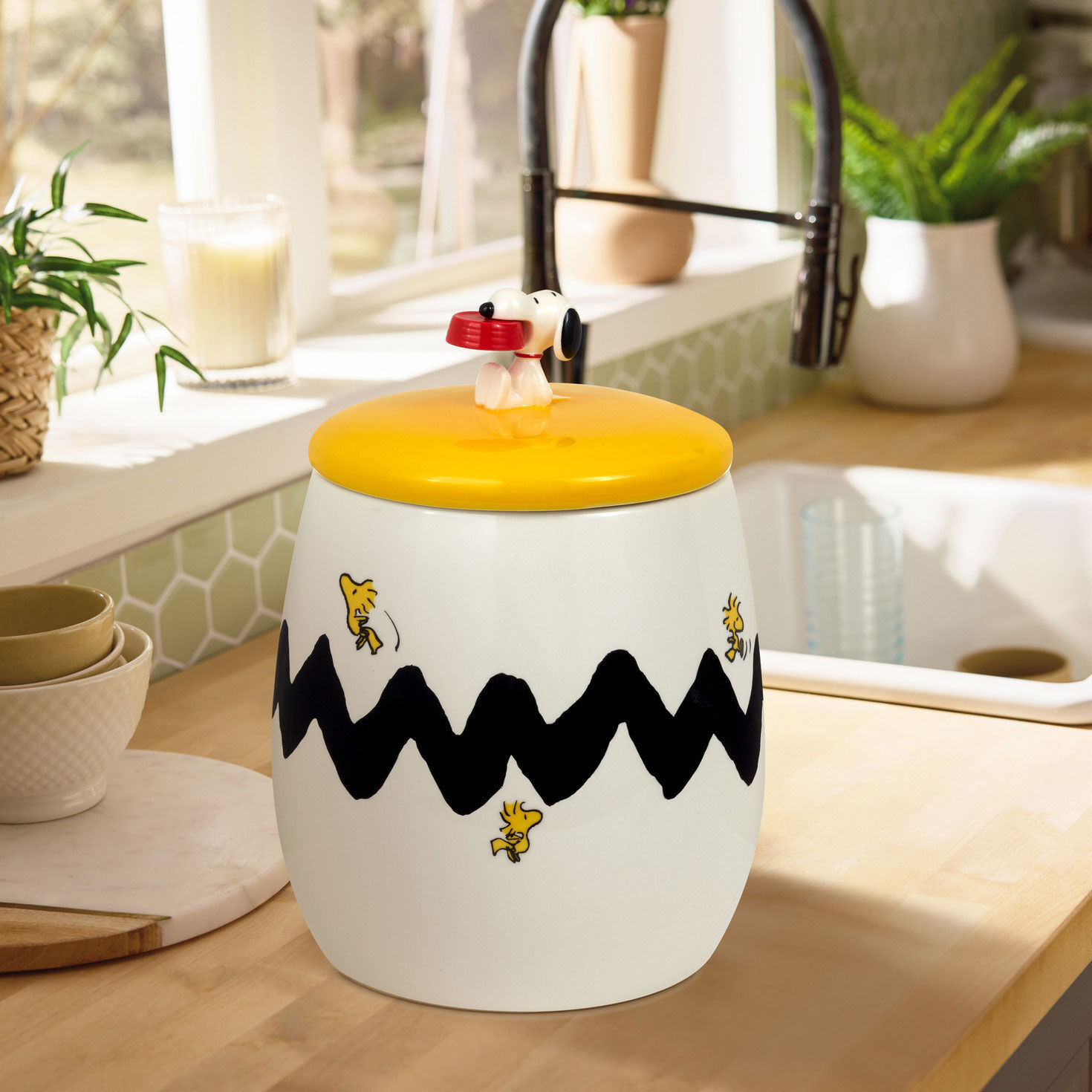 Peanuts Snoopy and Woodstock Cookie Jar With Sound in use image number 2