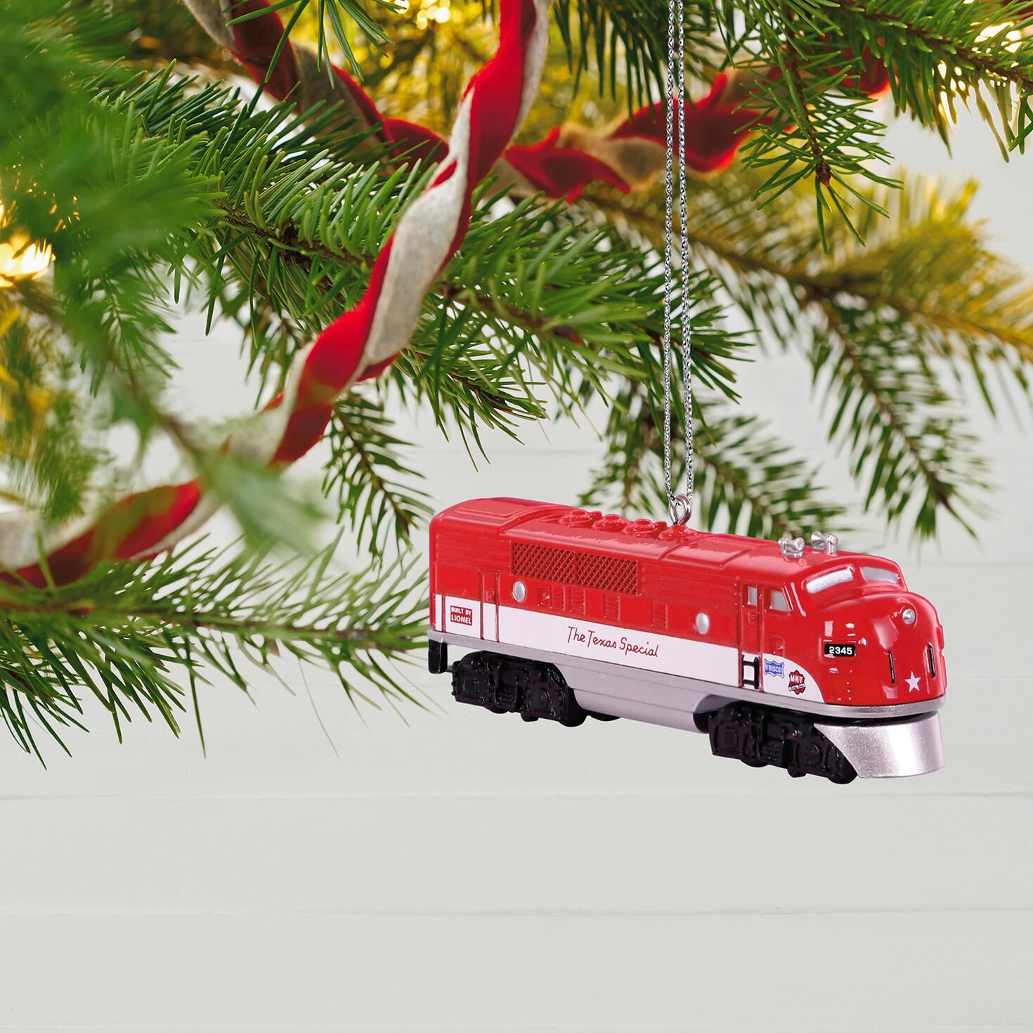 2018 hallmark lionel ornaments
