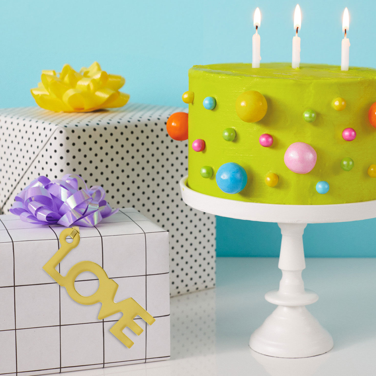 Love Die-Cut Gold Gift Trim With Ribbon Hanger in use image number 2