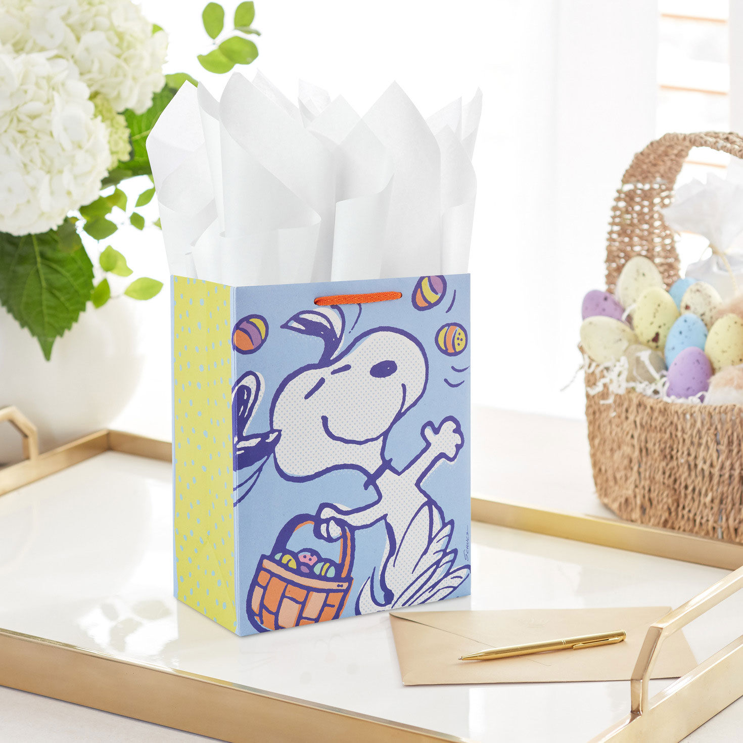 Peanuts Snoopy With Easter Eggs Medium Gift Bag  image number 2