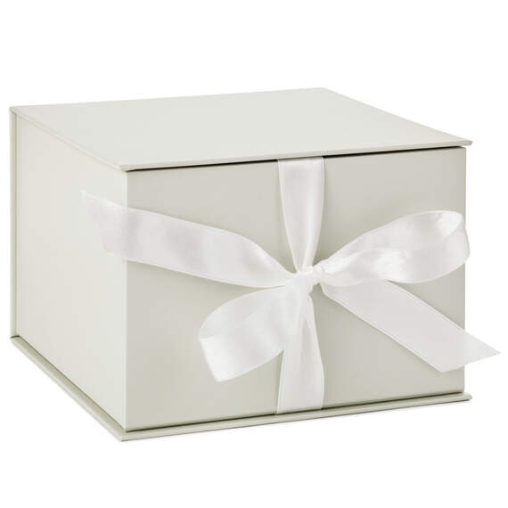 Pearl White 5x7 Large Gift Box With Shredded Paper Filler