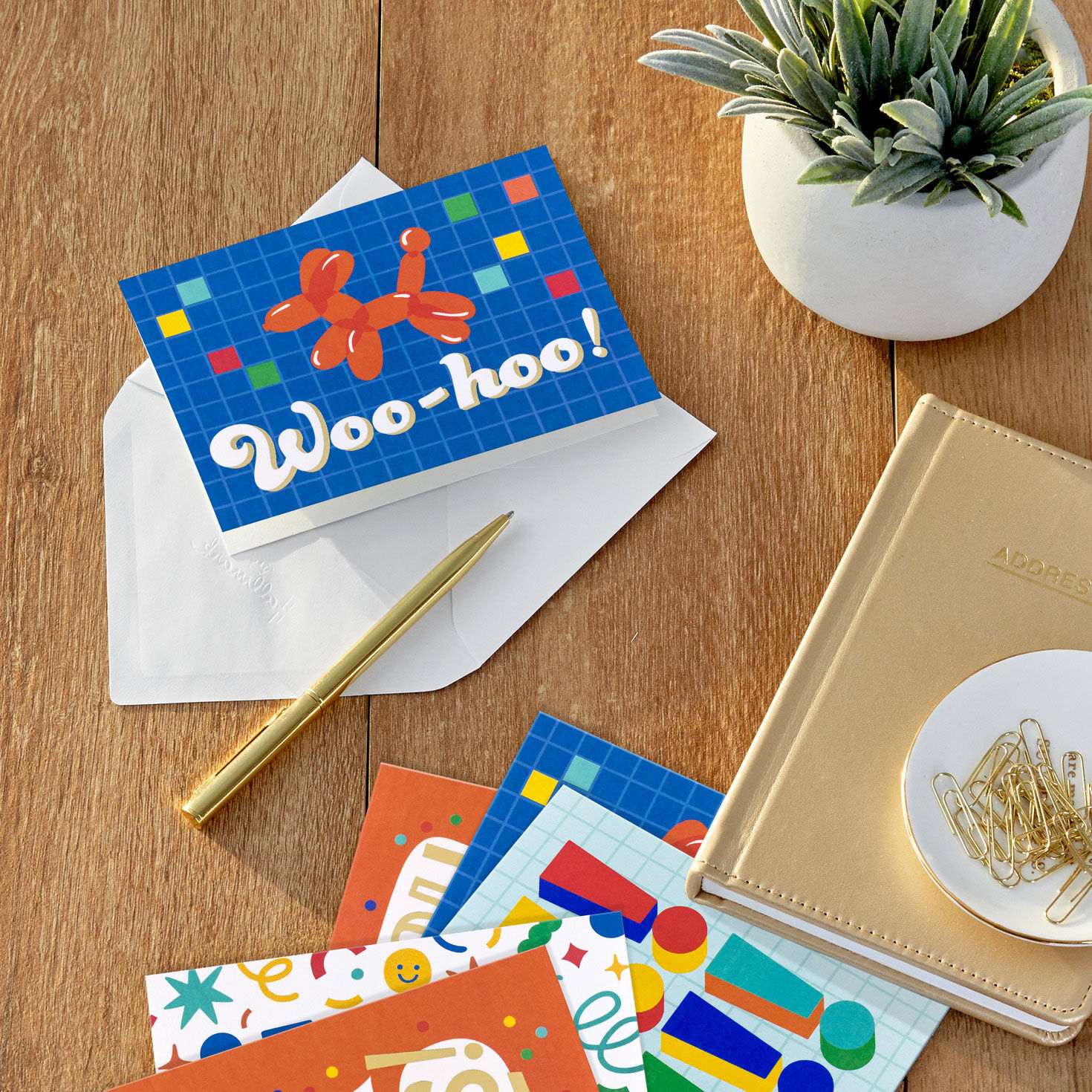 Colorful Blank Note Cards Assortment for Kids in use image number 7