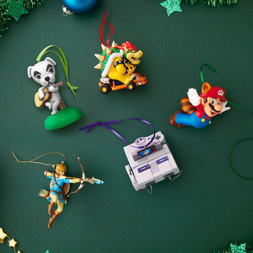 A Classic Console Christmas Ornament Gift Set, 