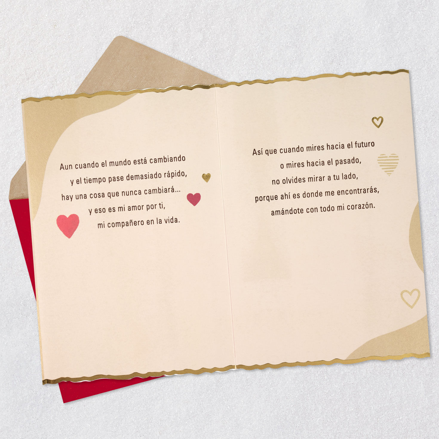 Red and Gold Hearts Husband Valentine's Card in Spanish Open card with envelope image number 4