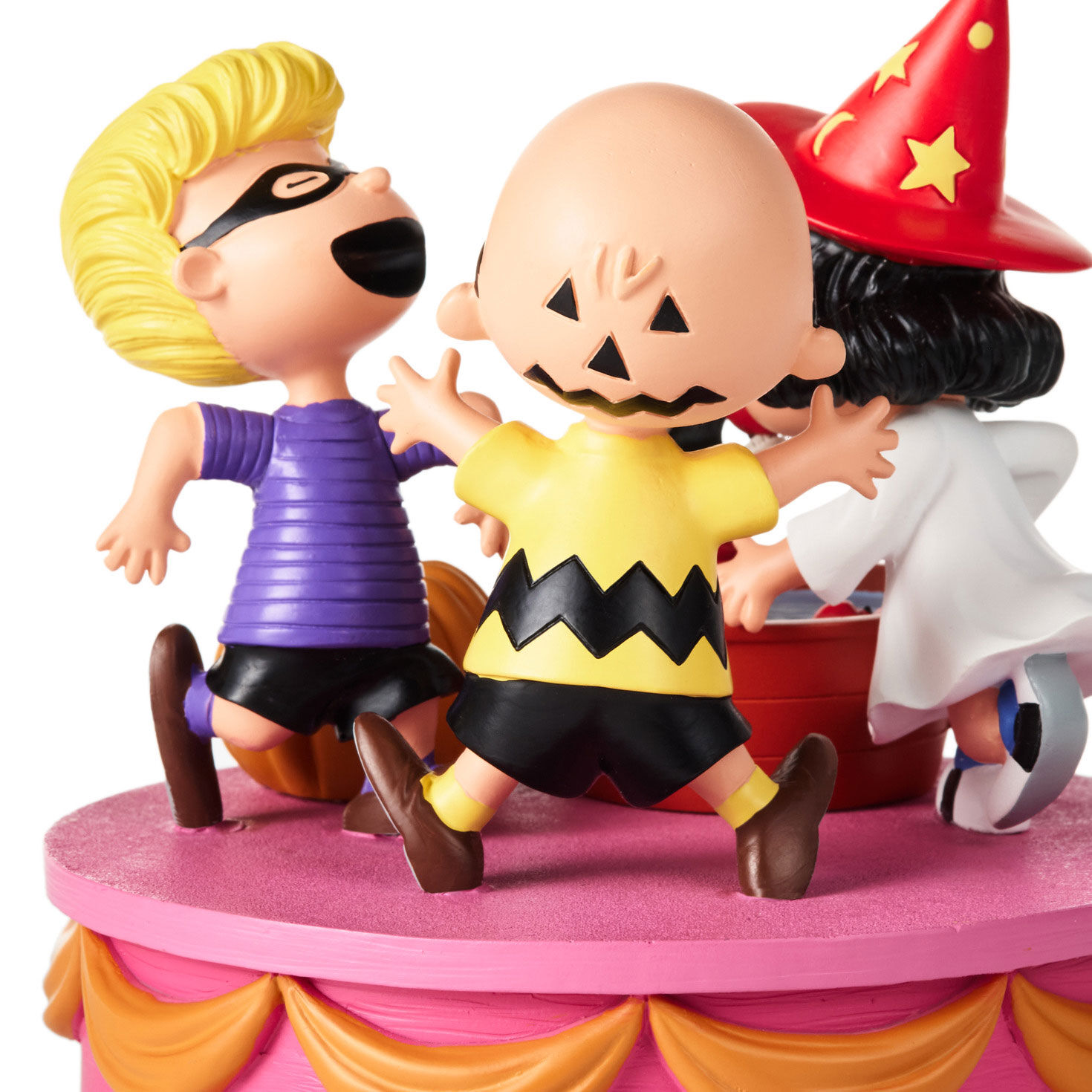 Peanuts Great Pumpkin Bobbing for Apples Figurine upclose view image number 4