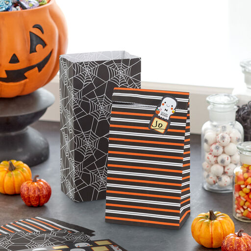 You've Been Booed 30-Pack Halloween Paper Goodie Bags With Stickers, 