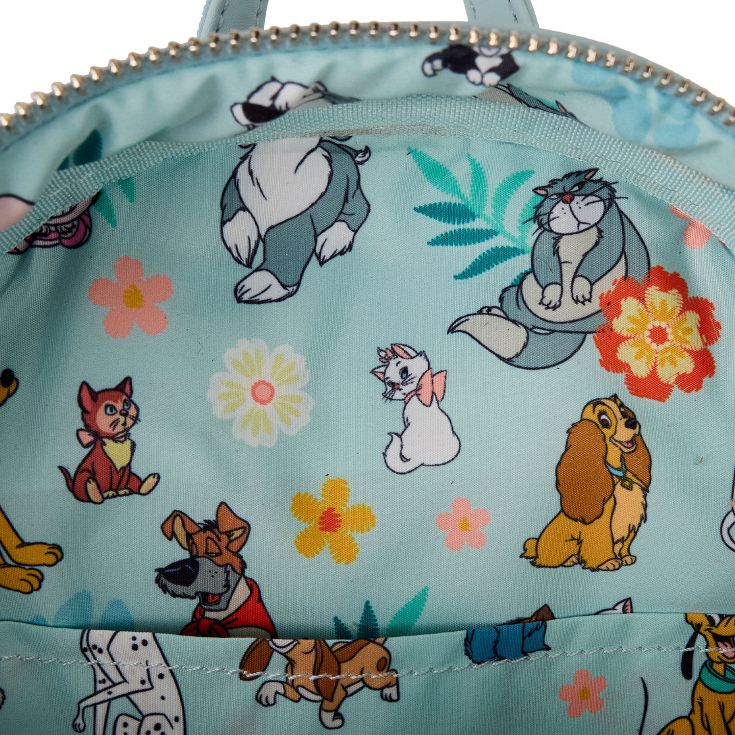 【Loungefly】ディズニードッグス＆キャッツ バックパック Loungefly Disney Dogs and Cats Denim Mini Backpack