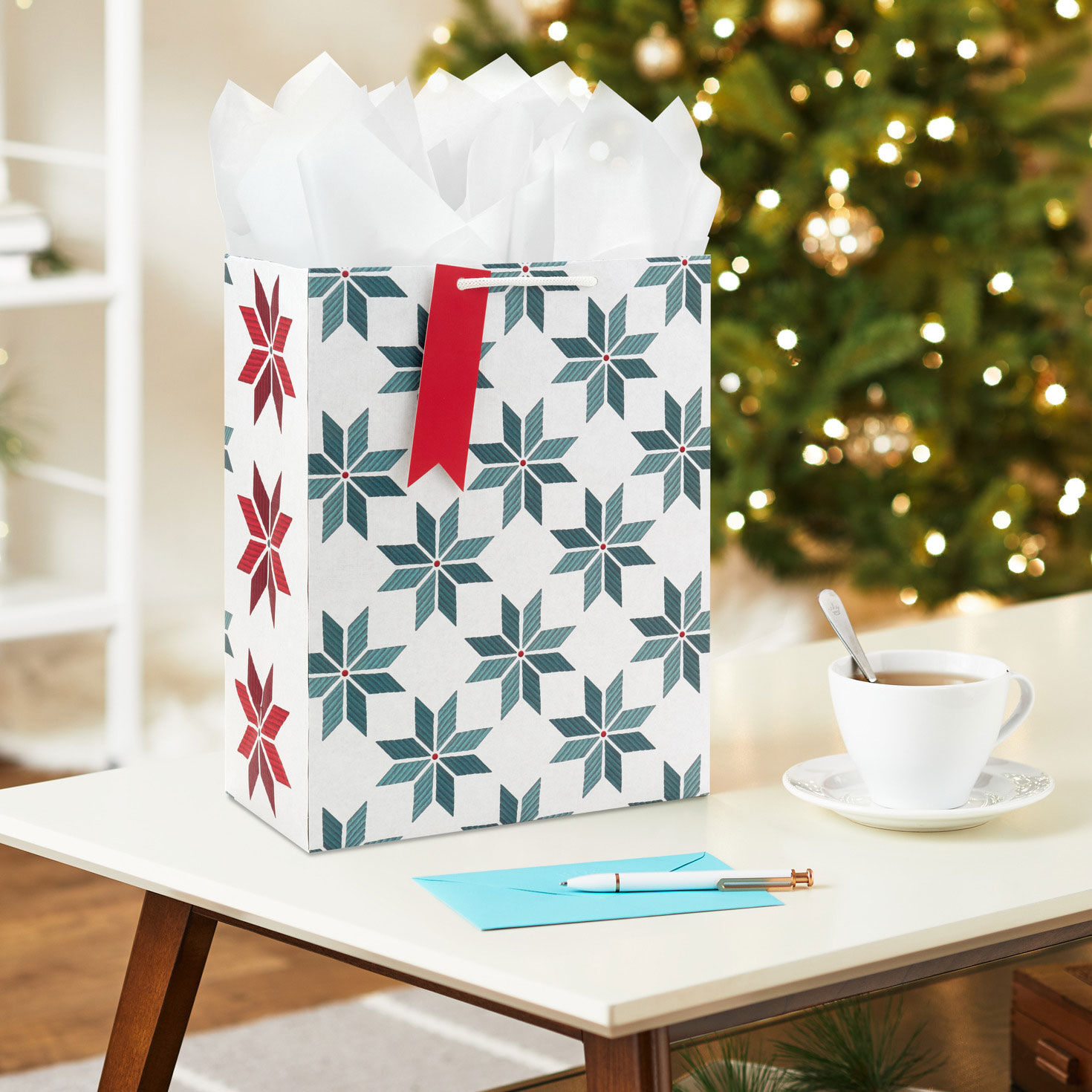 13 Quilted Green Stars on White Large Holiday Gift Bag