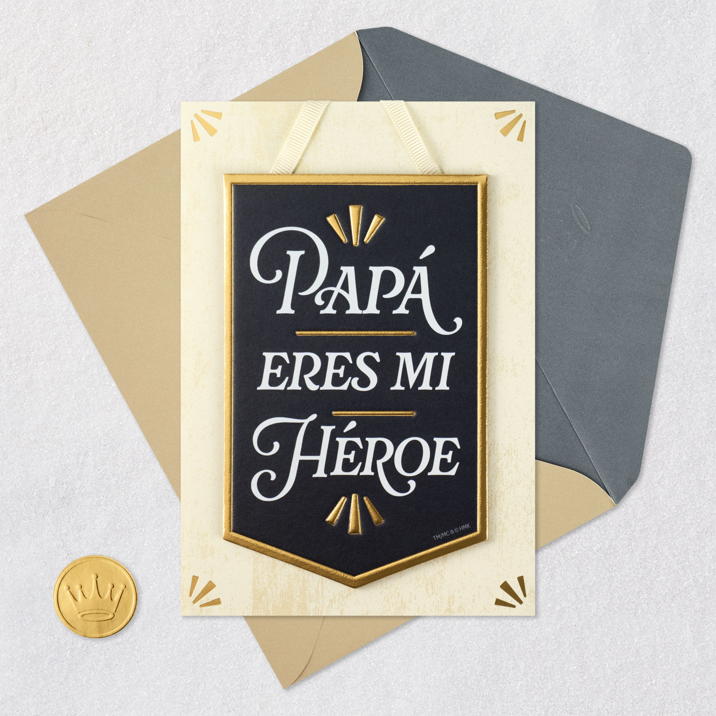 You're My Hero Banner Spanish Father's Day Card for Pap&aacute; Card Front with Envelope and Gold Seal image number 7