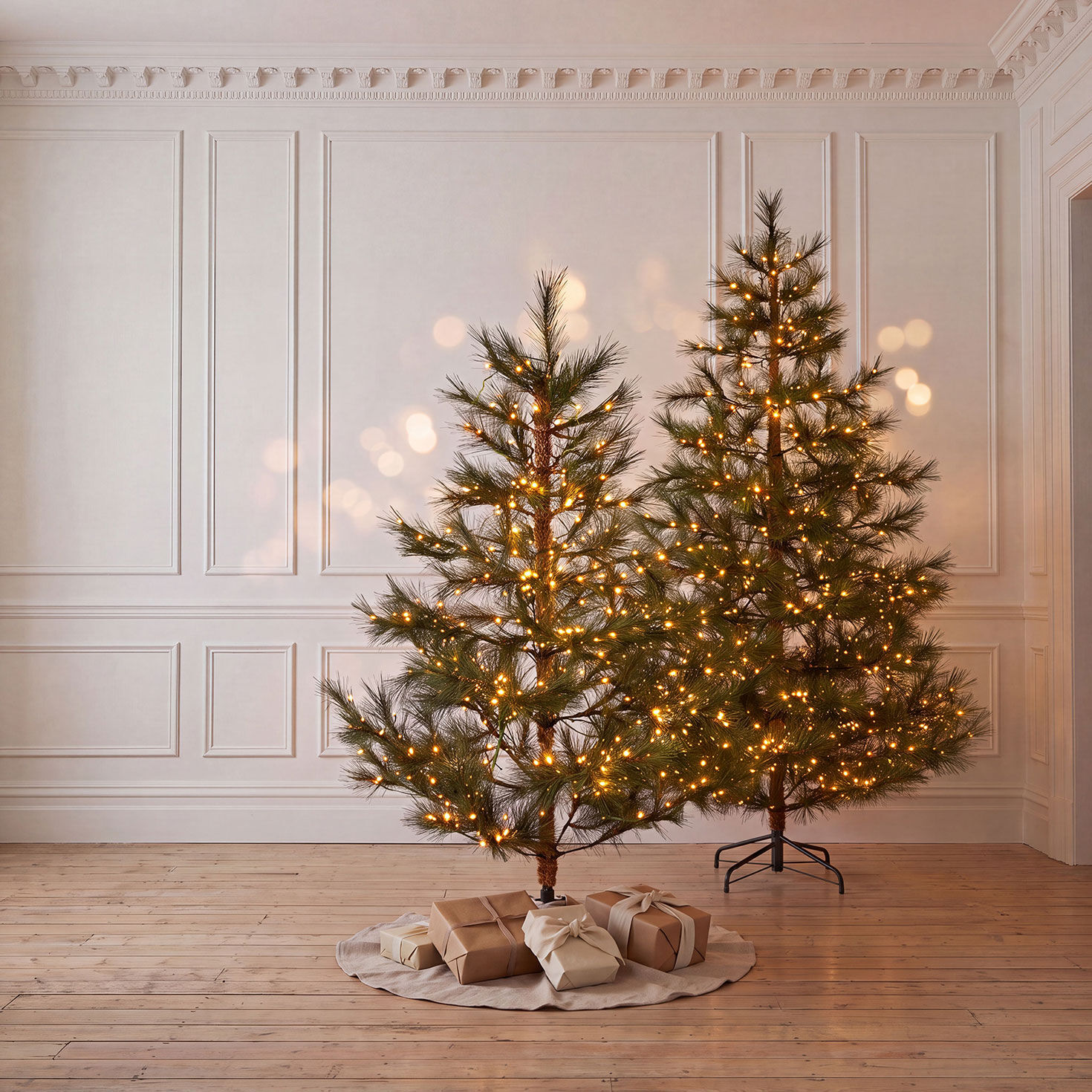 7.5 ft Pre-Lit Scandi Christmas Tree with 860 Warm White LED Lights and 342 Tips in use image number 4