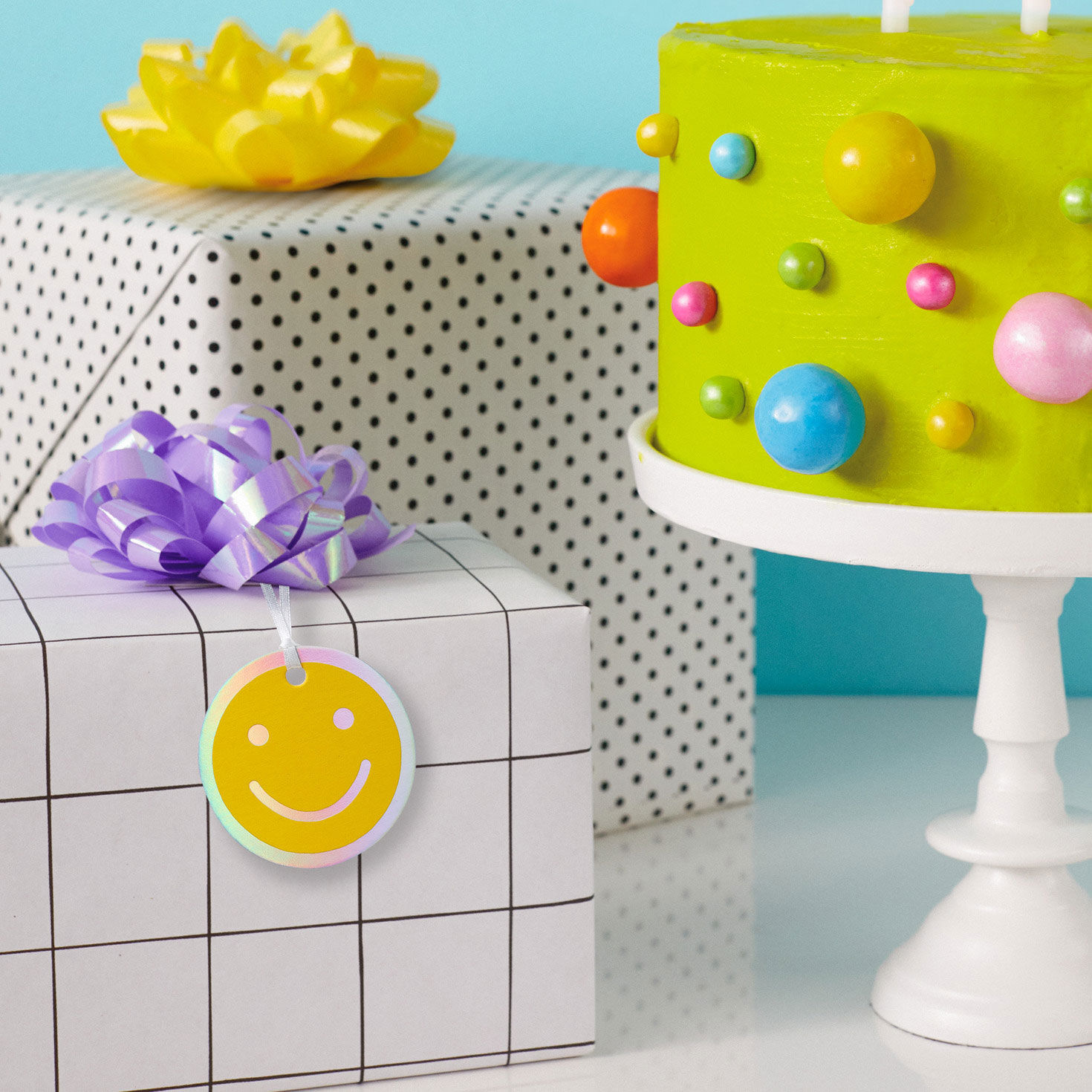 Yellow Smiley Face Single Round Gift Tag in use image number 2