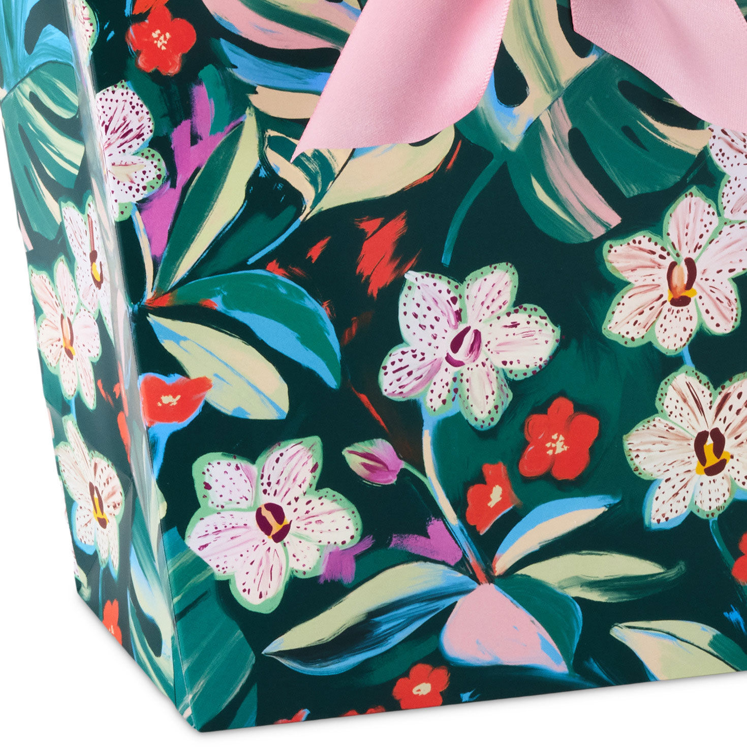 Basket-Shaped Medium Floral Gift Bag Base/Side Detail image number 5