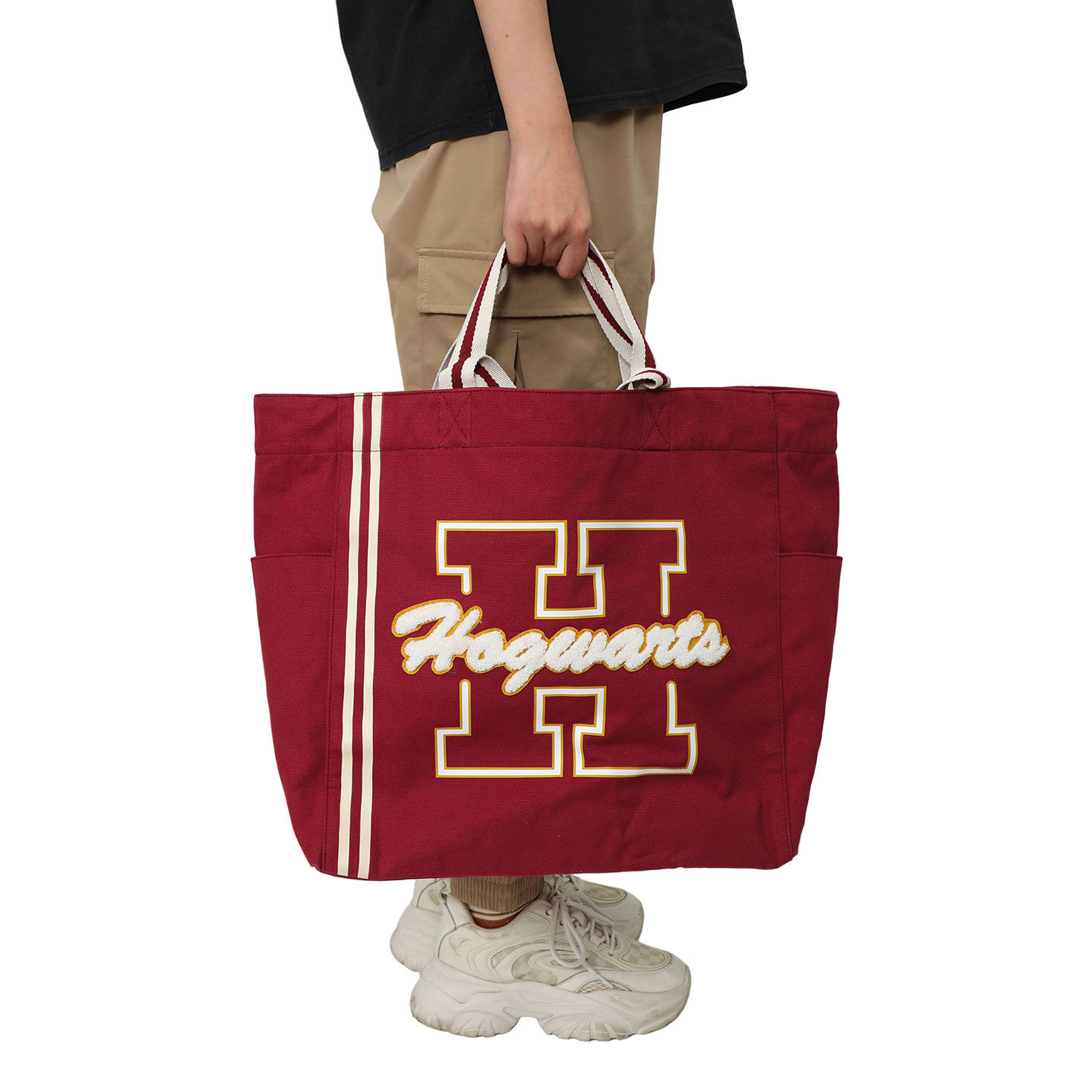 Harry Potter Hogwarts Burgundy Tote Bag in use image number 9