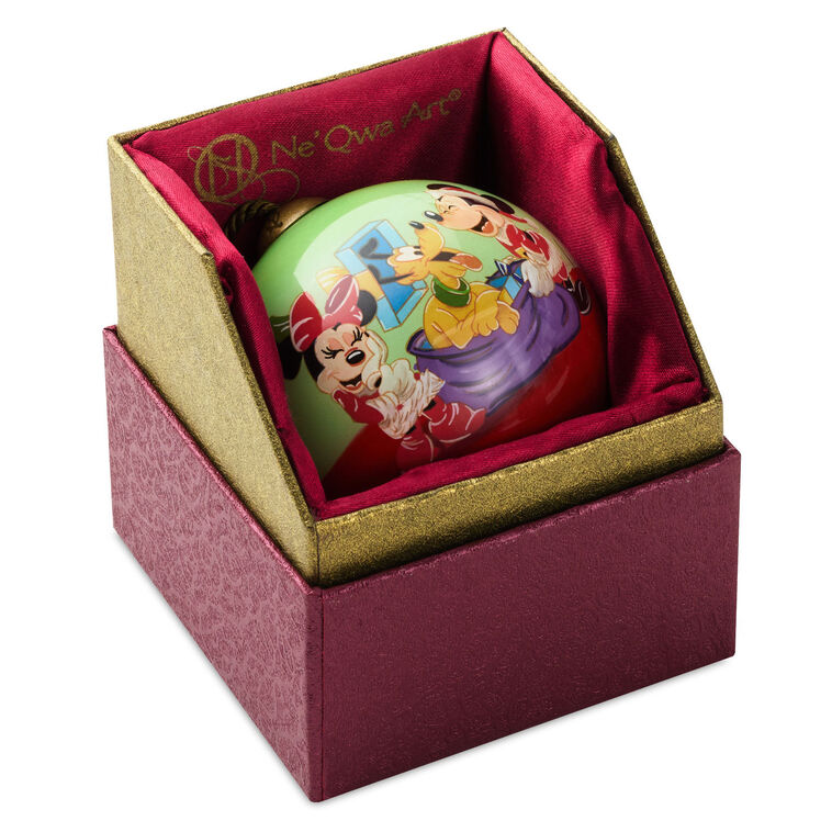 Mickey Minnie Ne'Qwa Art Glass Christmas Ornament box lid off image number 8