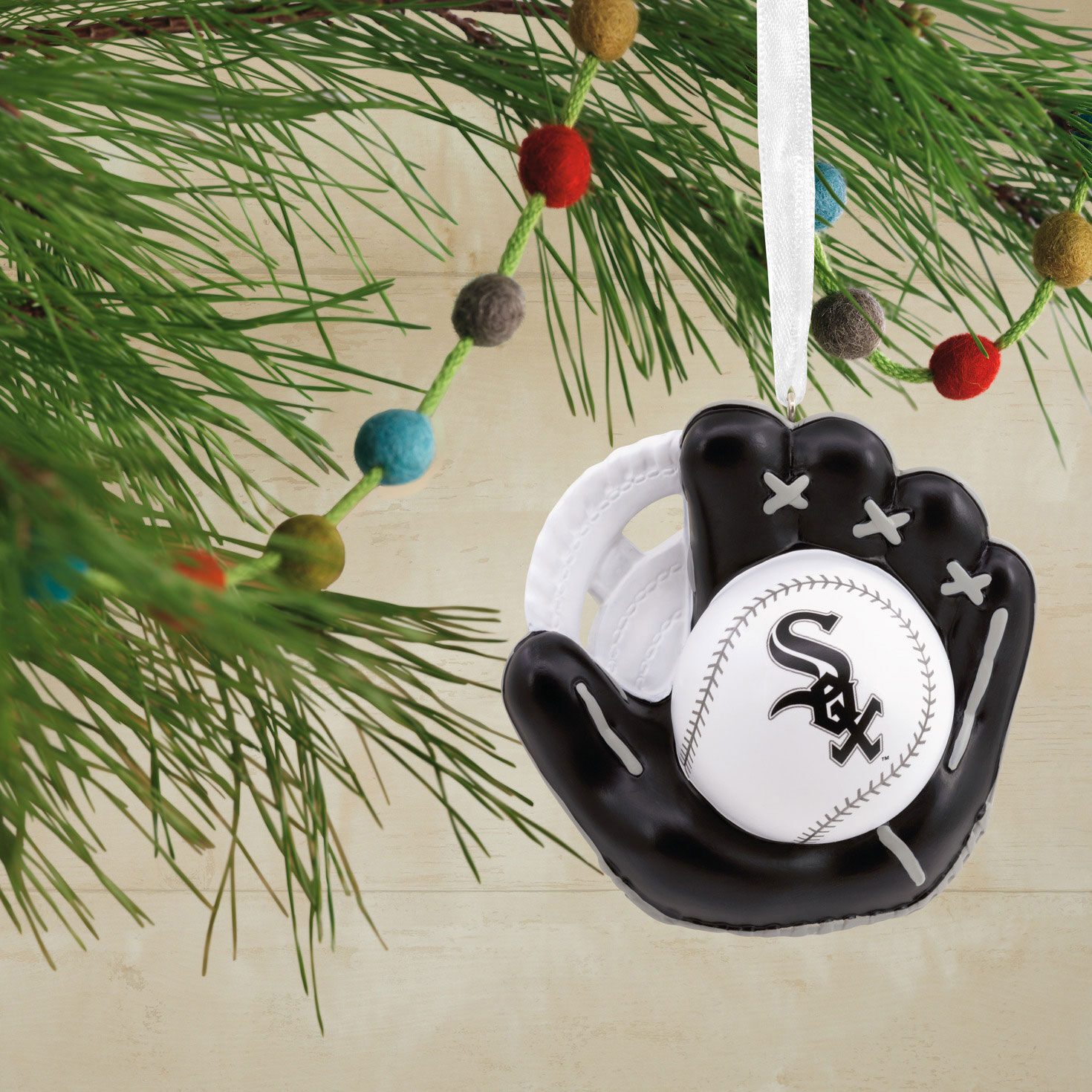 Chicago White Sox Christmas Ornament - Ceramic Ornament - Pullama