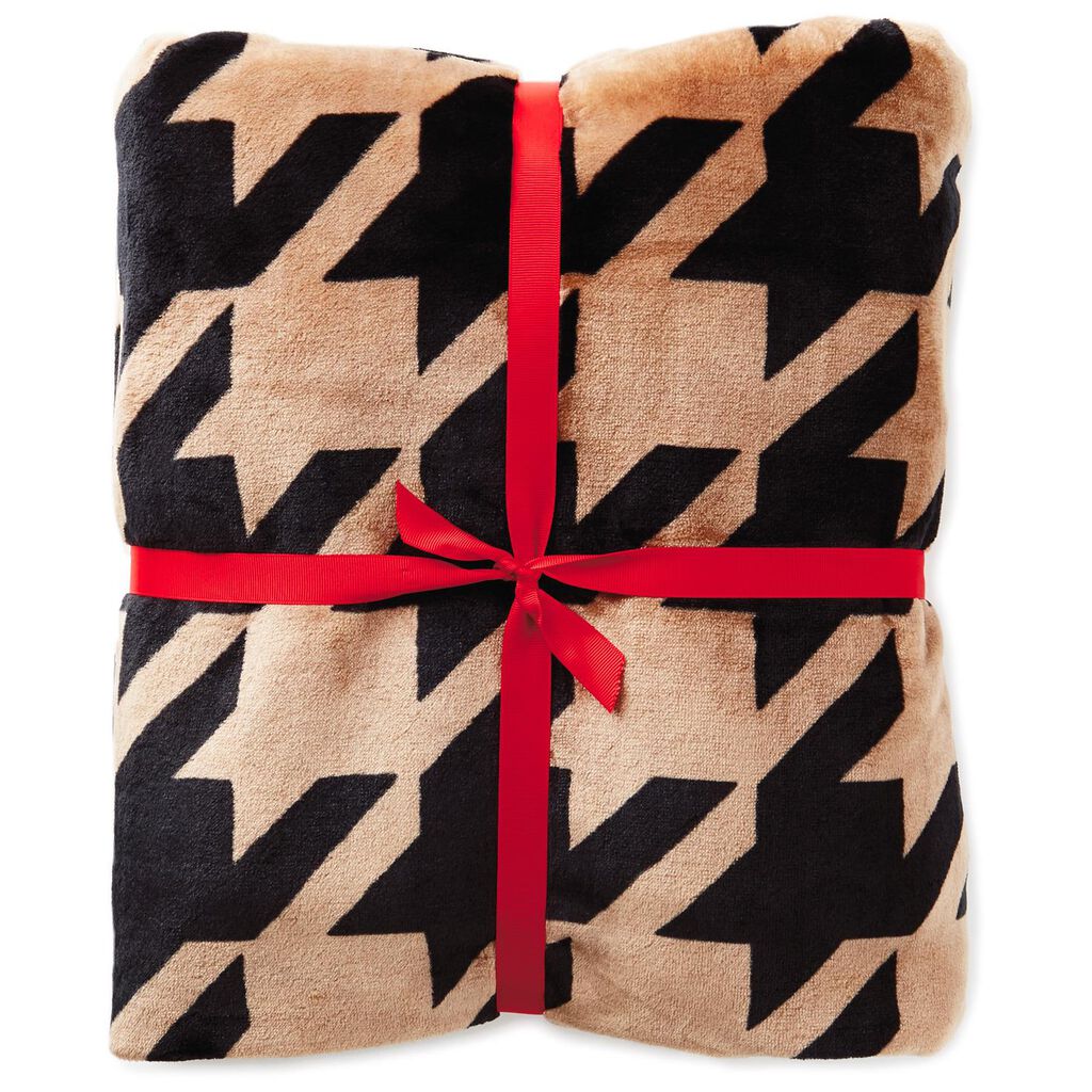 tan and black houndstooth